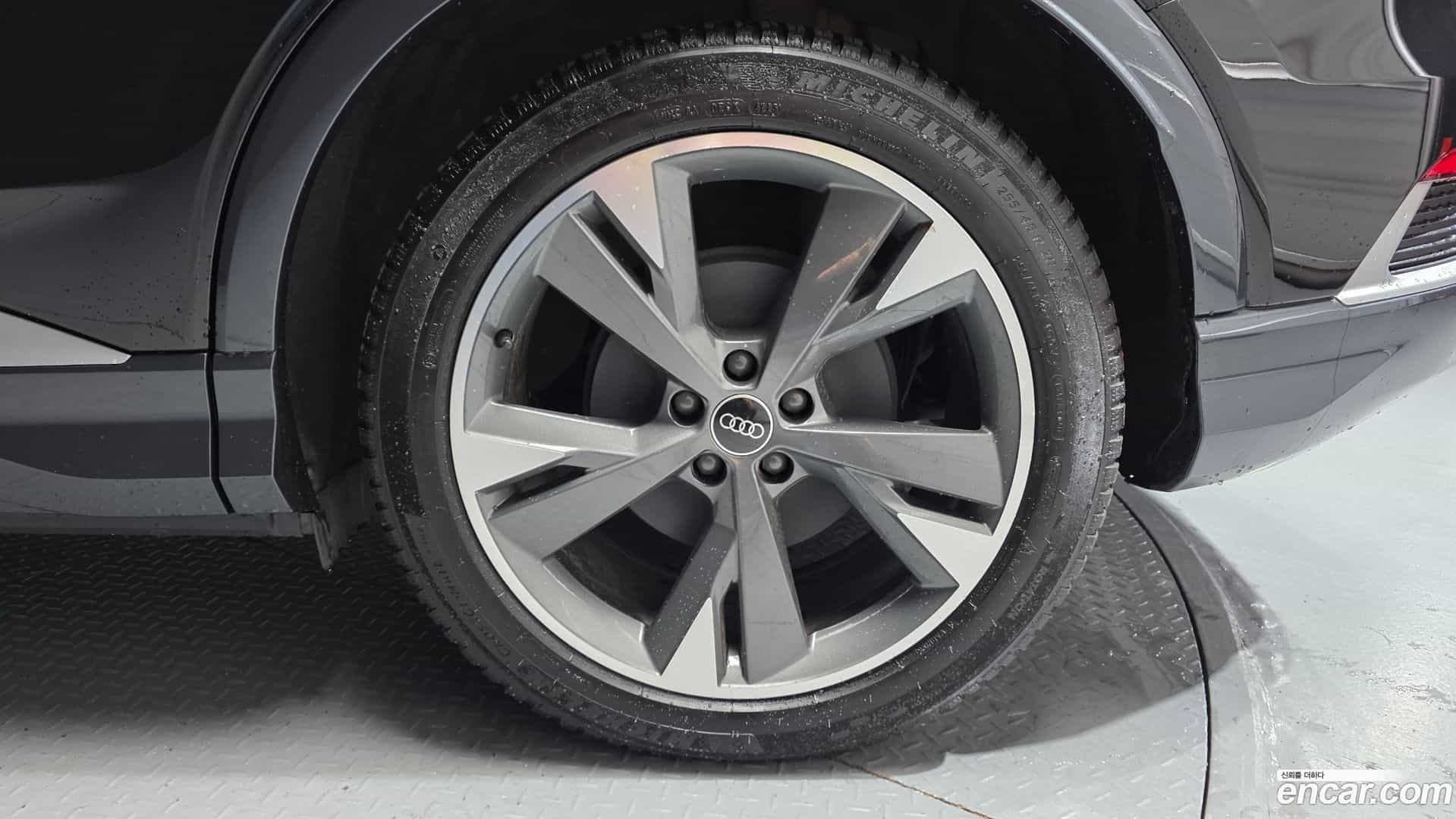 Q4 e-tron Audi 2022.8-OUTER-031