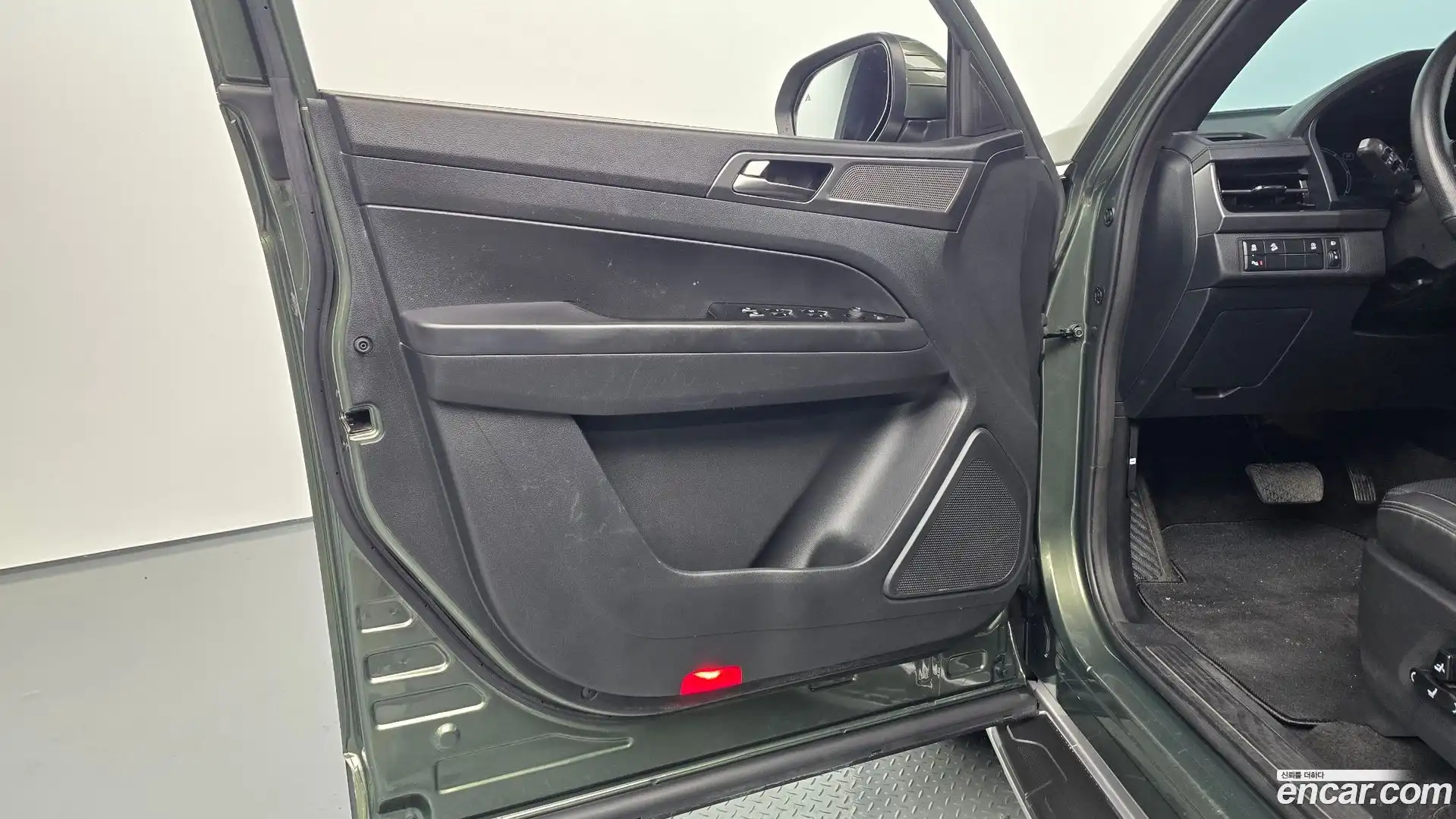 Rexton KG Mobility 2023.4-INNER-034