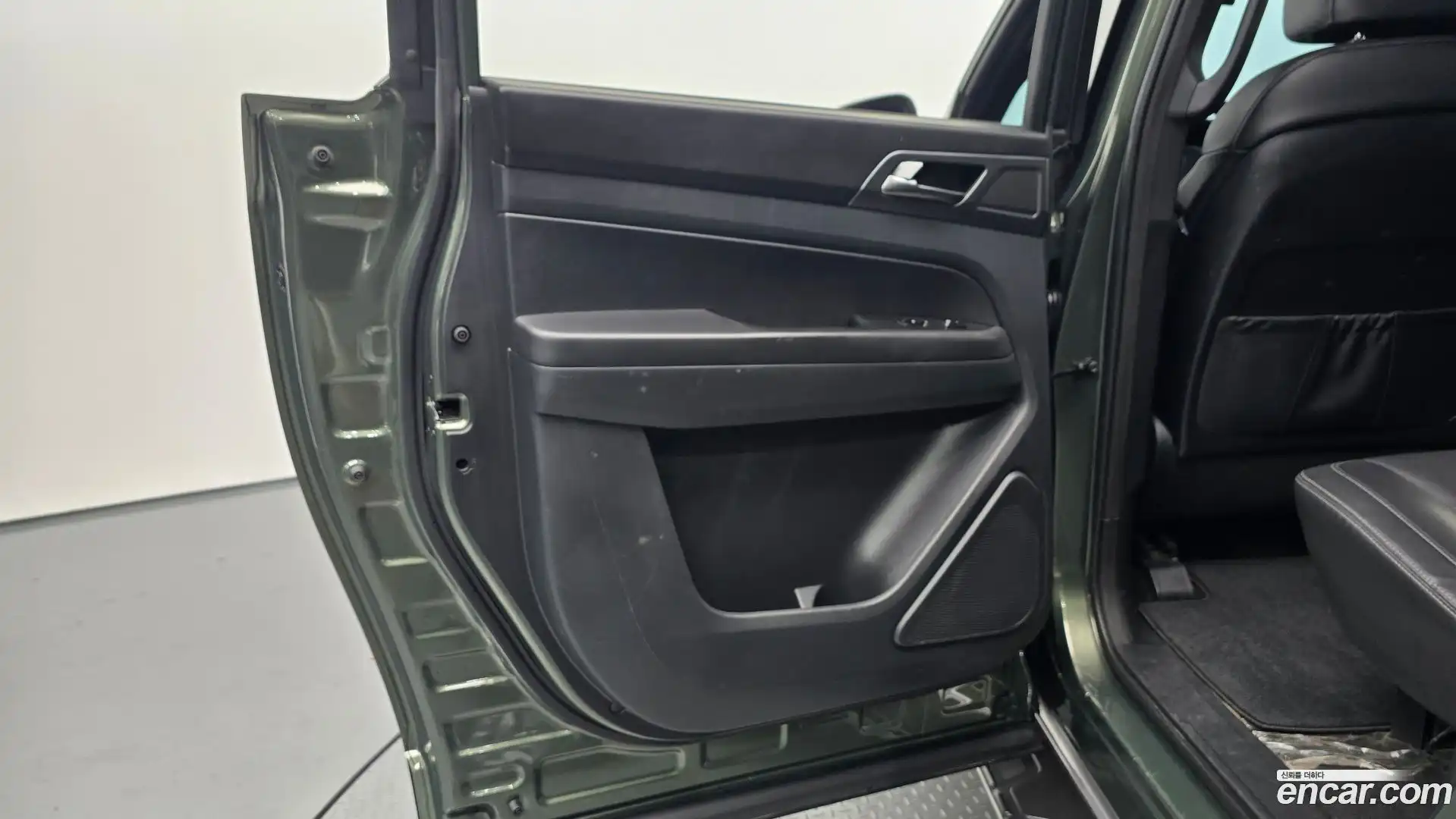 Rexton KG Mobility 2023.4-INNER-035