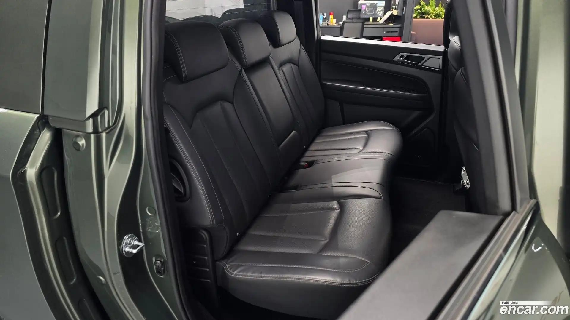 Rexton KG Mobility 2023.4-INNER-036
