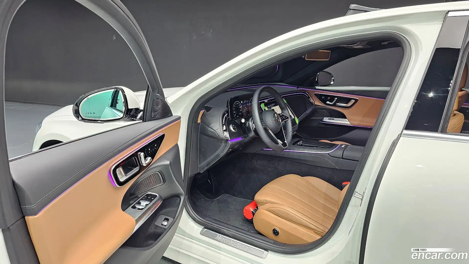 E-Class Mercedes-Benz 2025.11-INNER-010