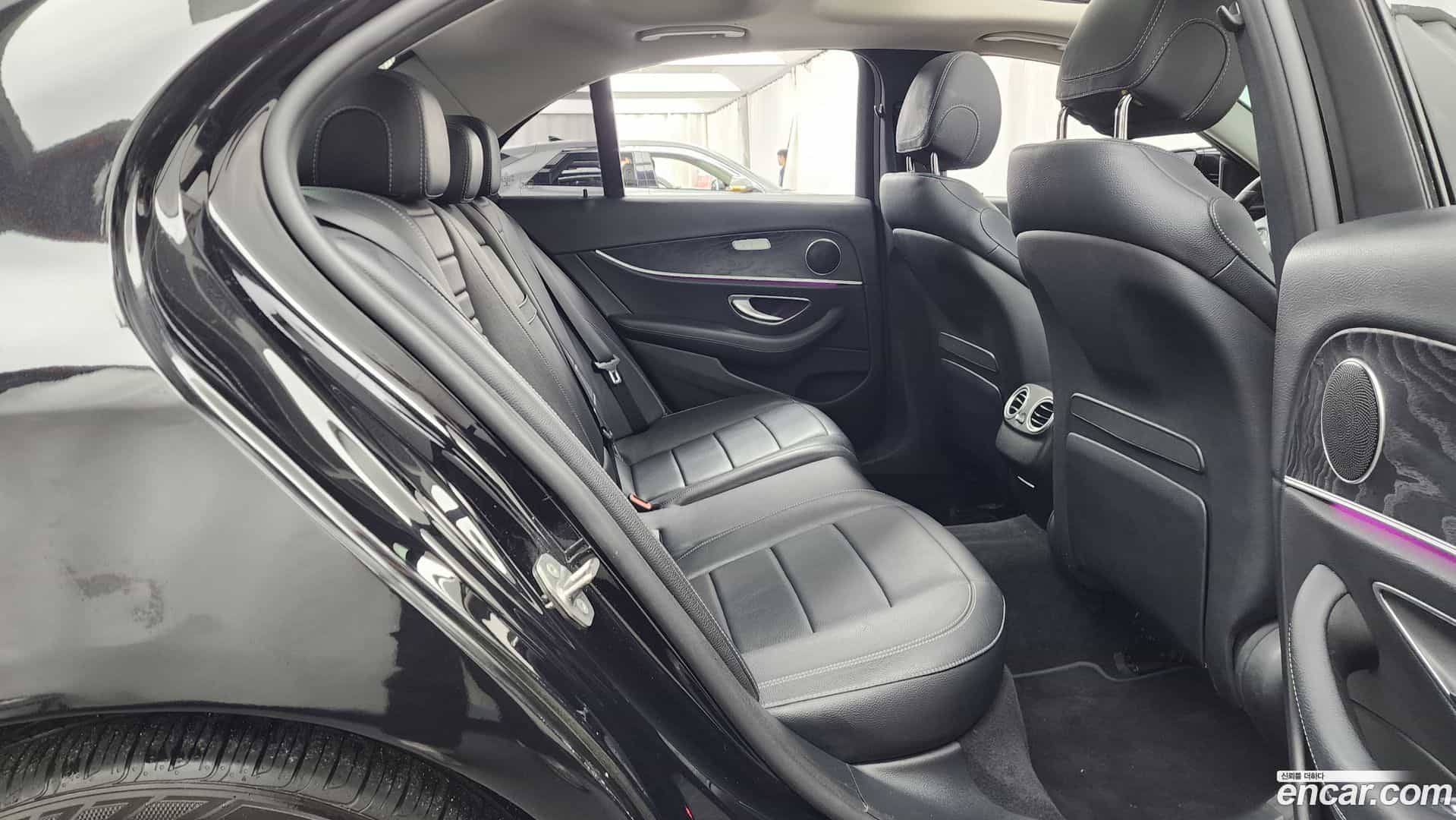 E-Class Mercedes-Benz 2016.8-OPTION-016