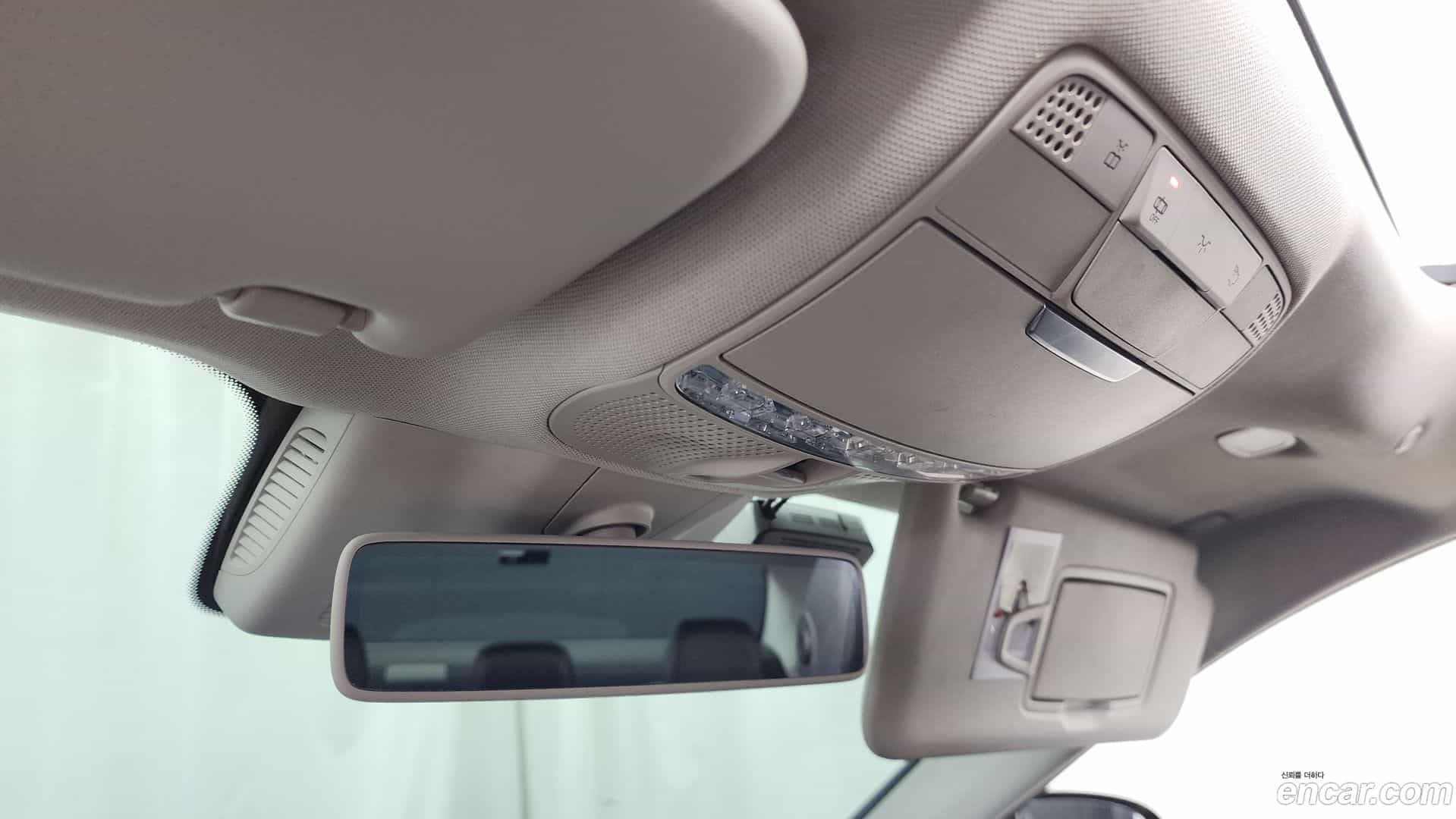 E-Class Mercedes-Benz 2016.8-OPTION-021