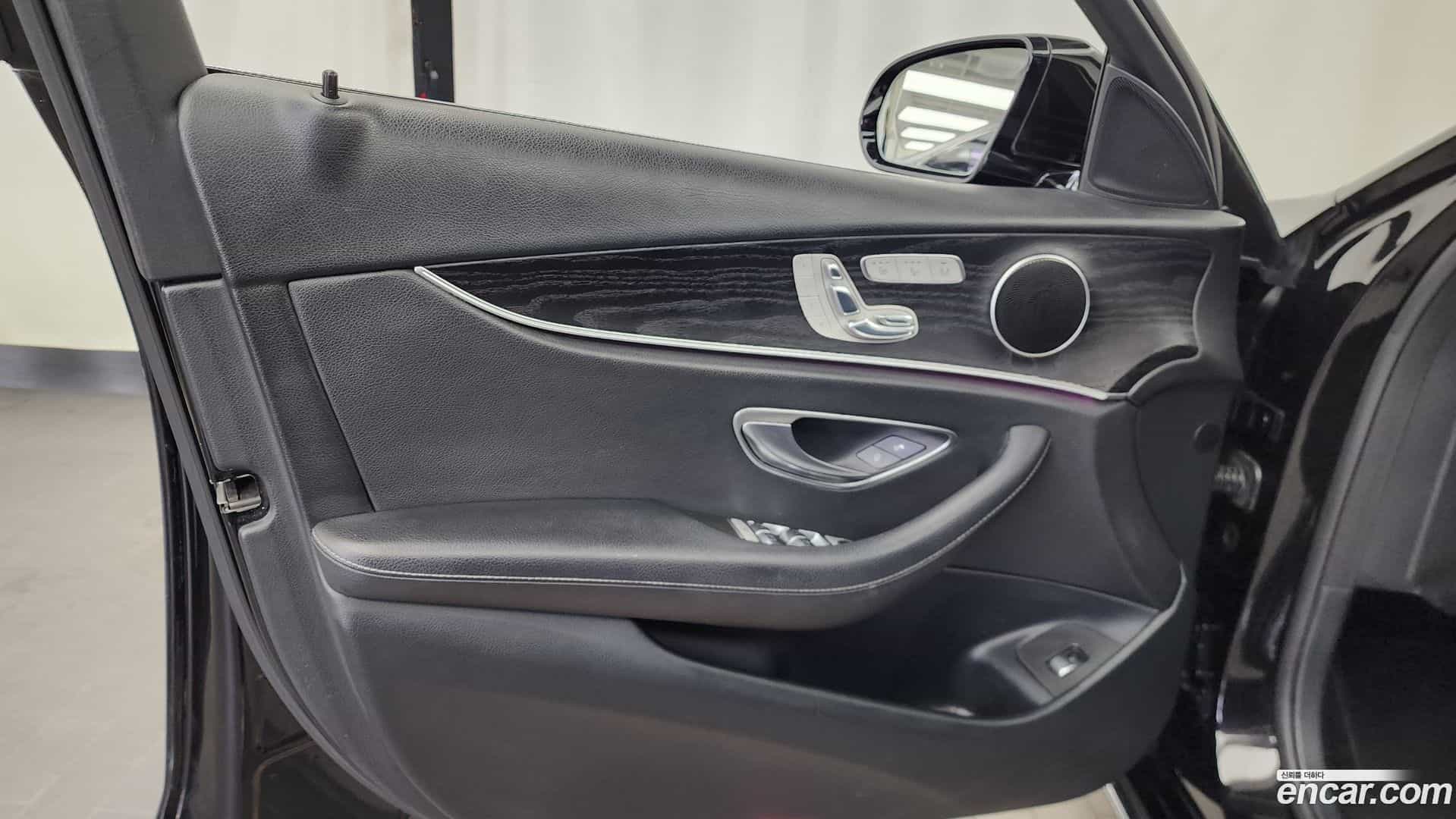 E-Class Mercedes-Benz 2016.8-INNER-034