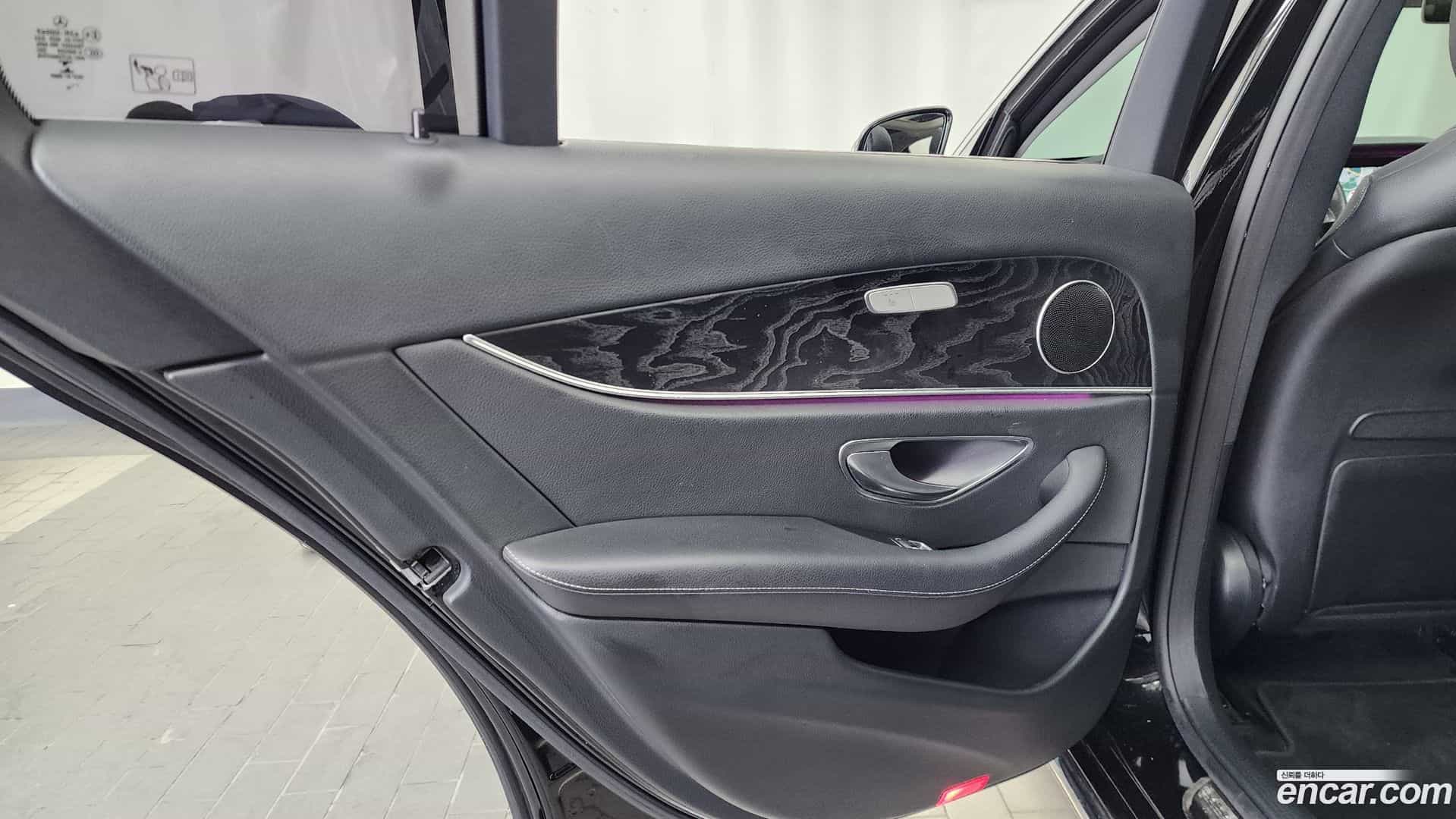 E-Class Mercedes-Benz 2016.8-INNER-035
