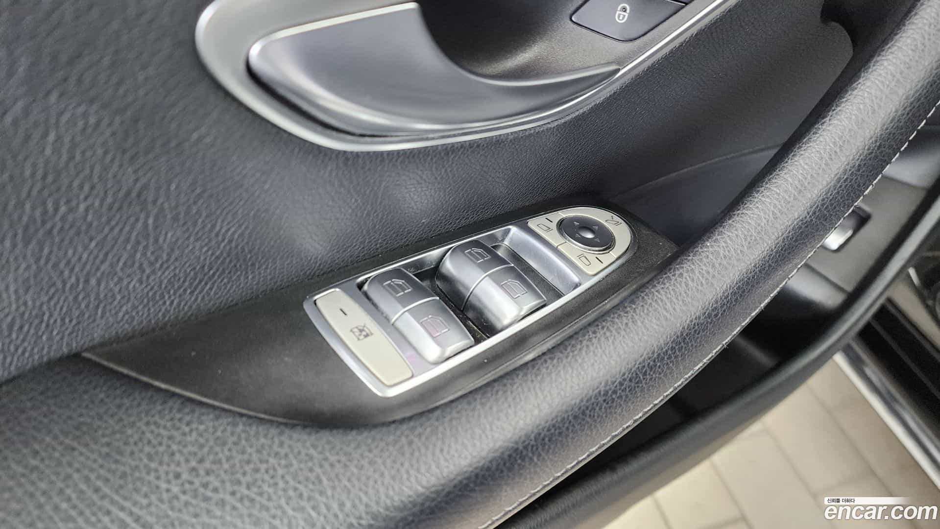 E-Class Mercedes-Benz 2016.8-OPTION-043