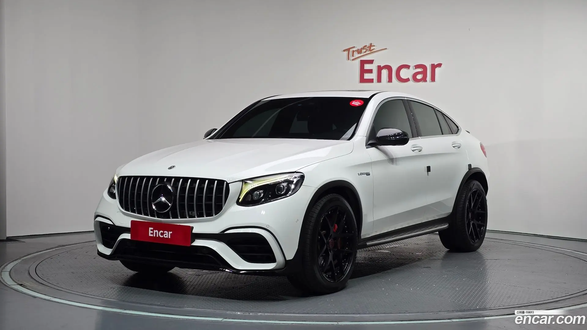 Main__Slider__Photo:GLC-Class Mercedes-Benz 2017.4-0