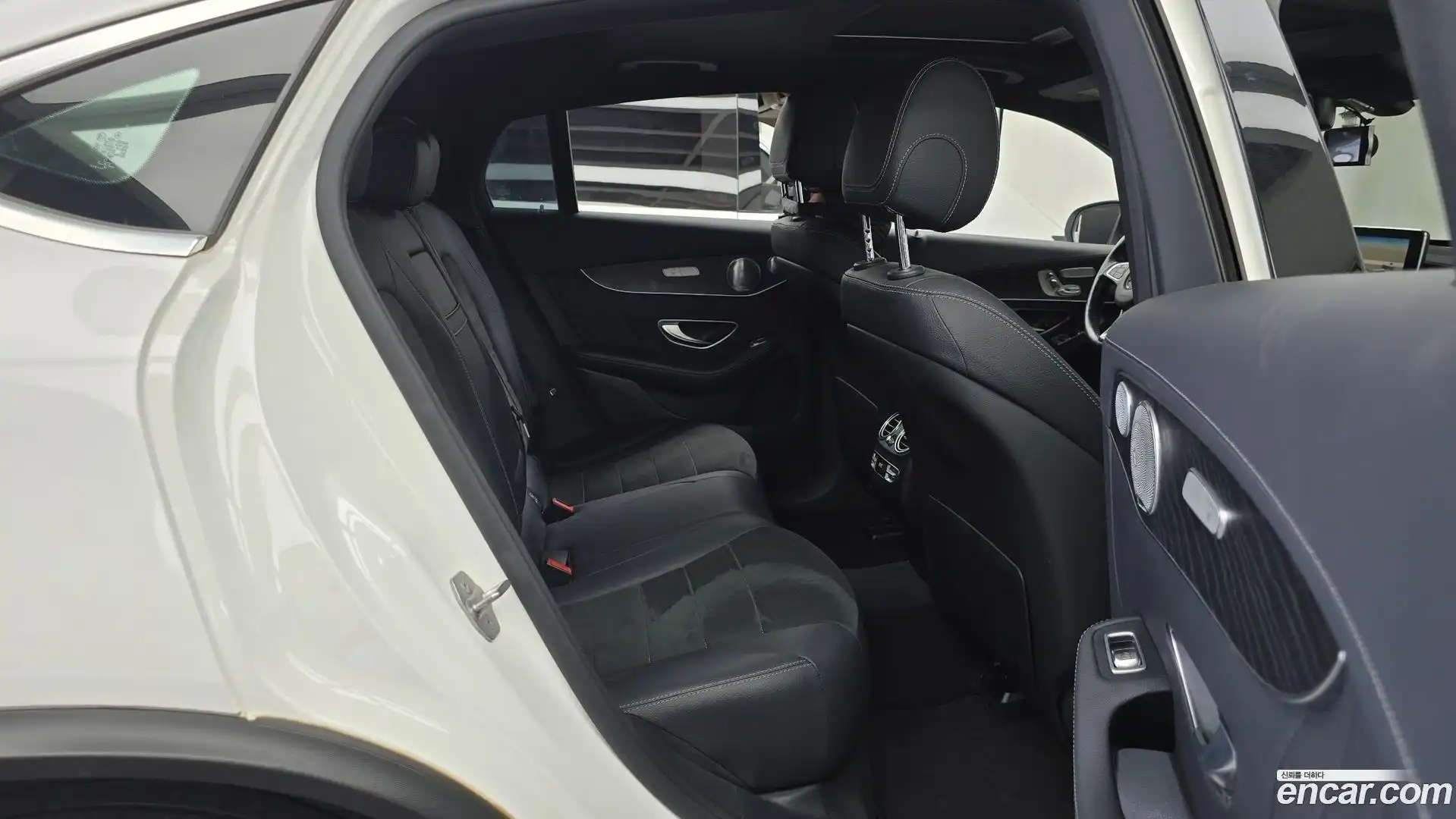 GLC-Class Mercedes-Benz 2017.4-OPTION-016