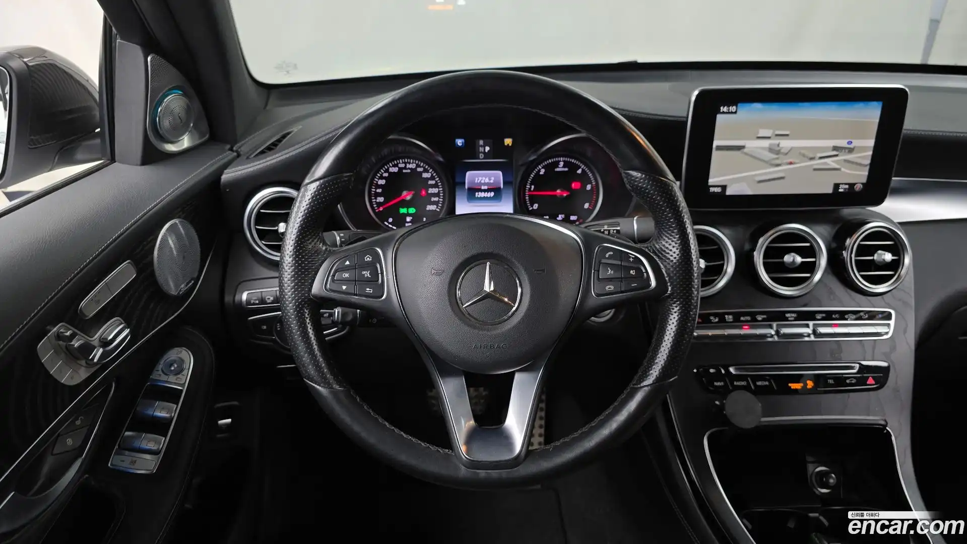 GLC-Class Mercedes-Benz 2017.4-OPTION-017