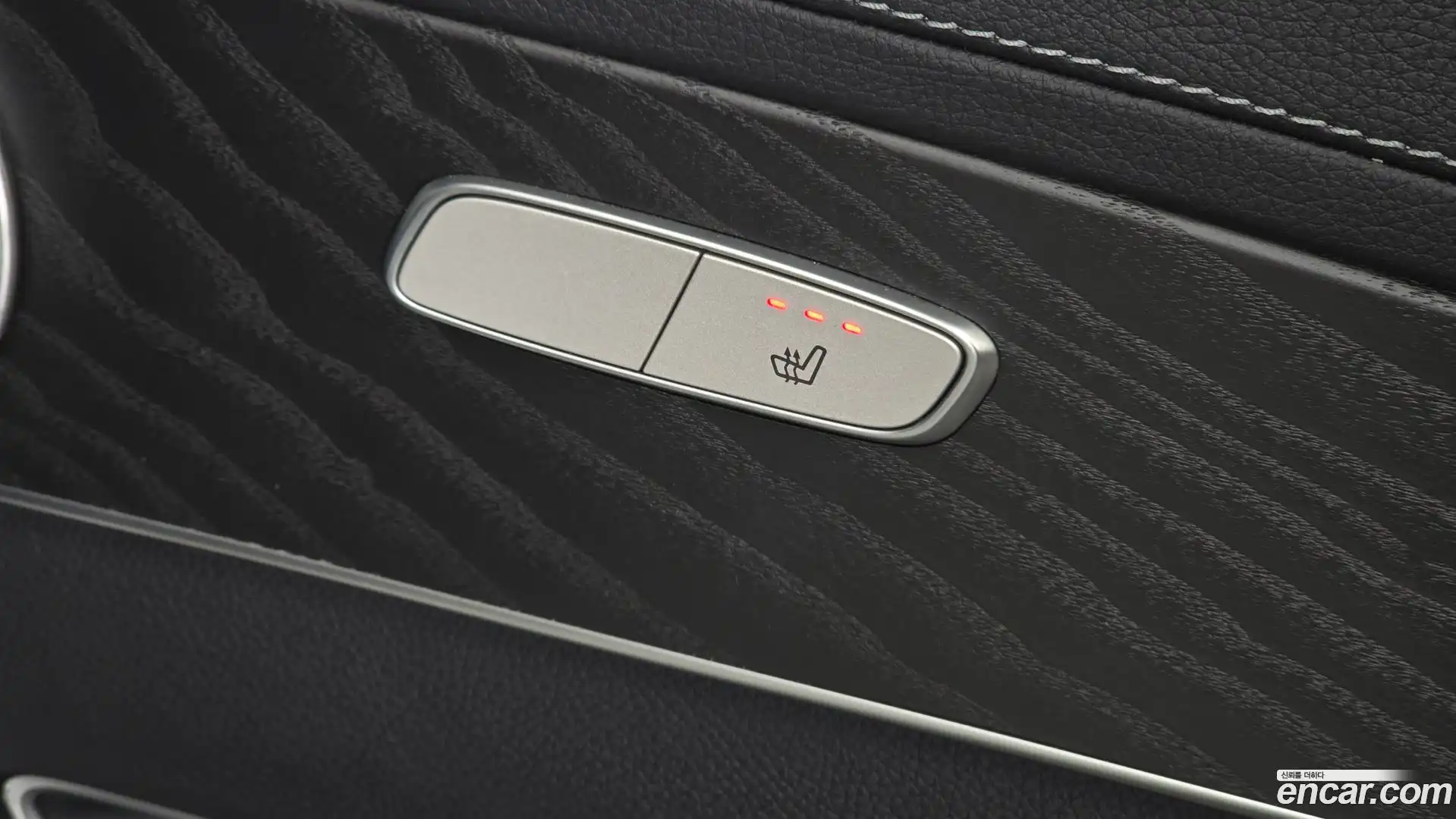 GLC-Class Mercedes-Benz 2017.4-OPTION-023