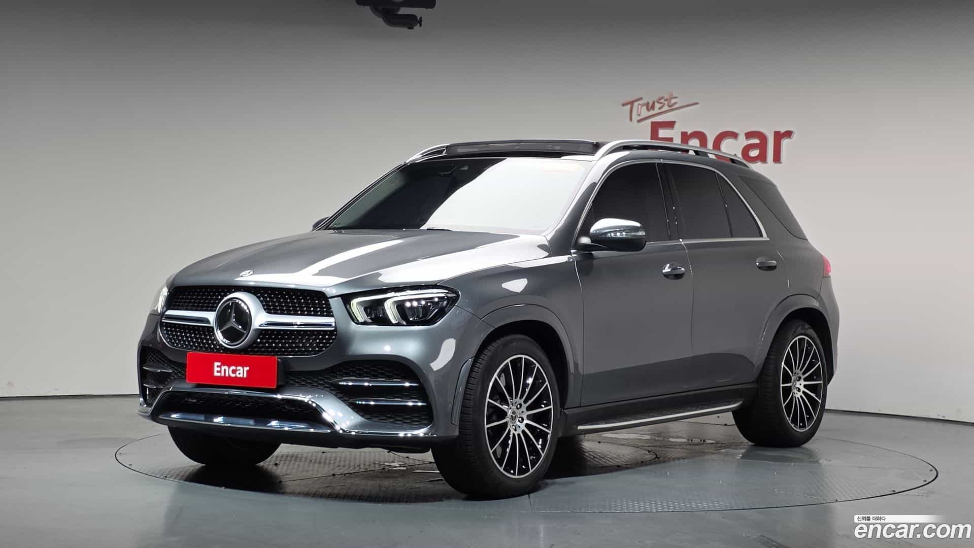 GLE-Class Mercedes-Benz 2023.2-THUMBNAIL-011