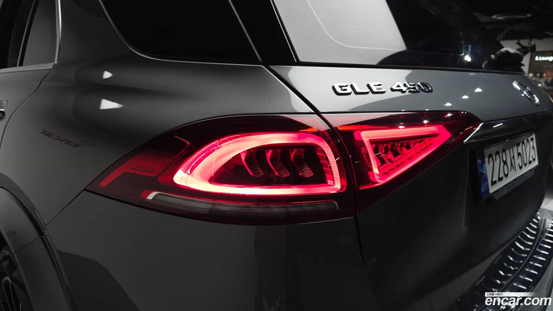 GLE-Class Mercedes-Benz 2023.2-OUTER-033
