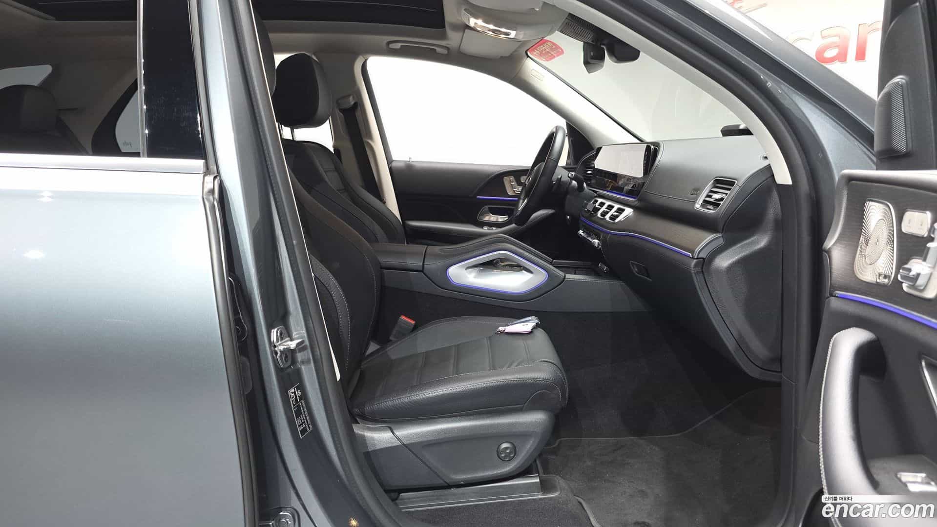 GLE-Class Mercedes-Benz 2023.2-INNER-036