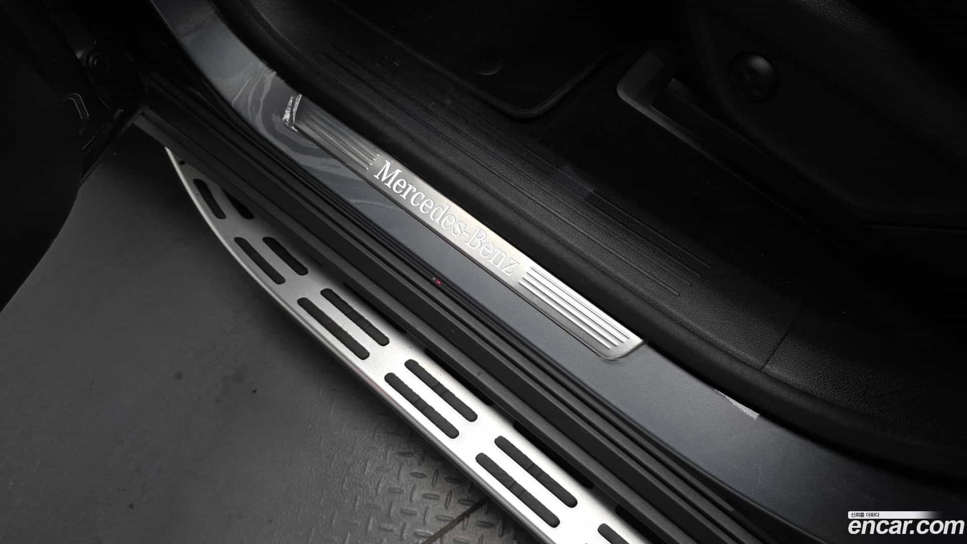 GLE-Class Mercedes-Benz 2023.2-OPTION-042