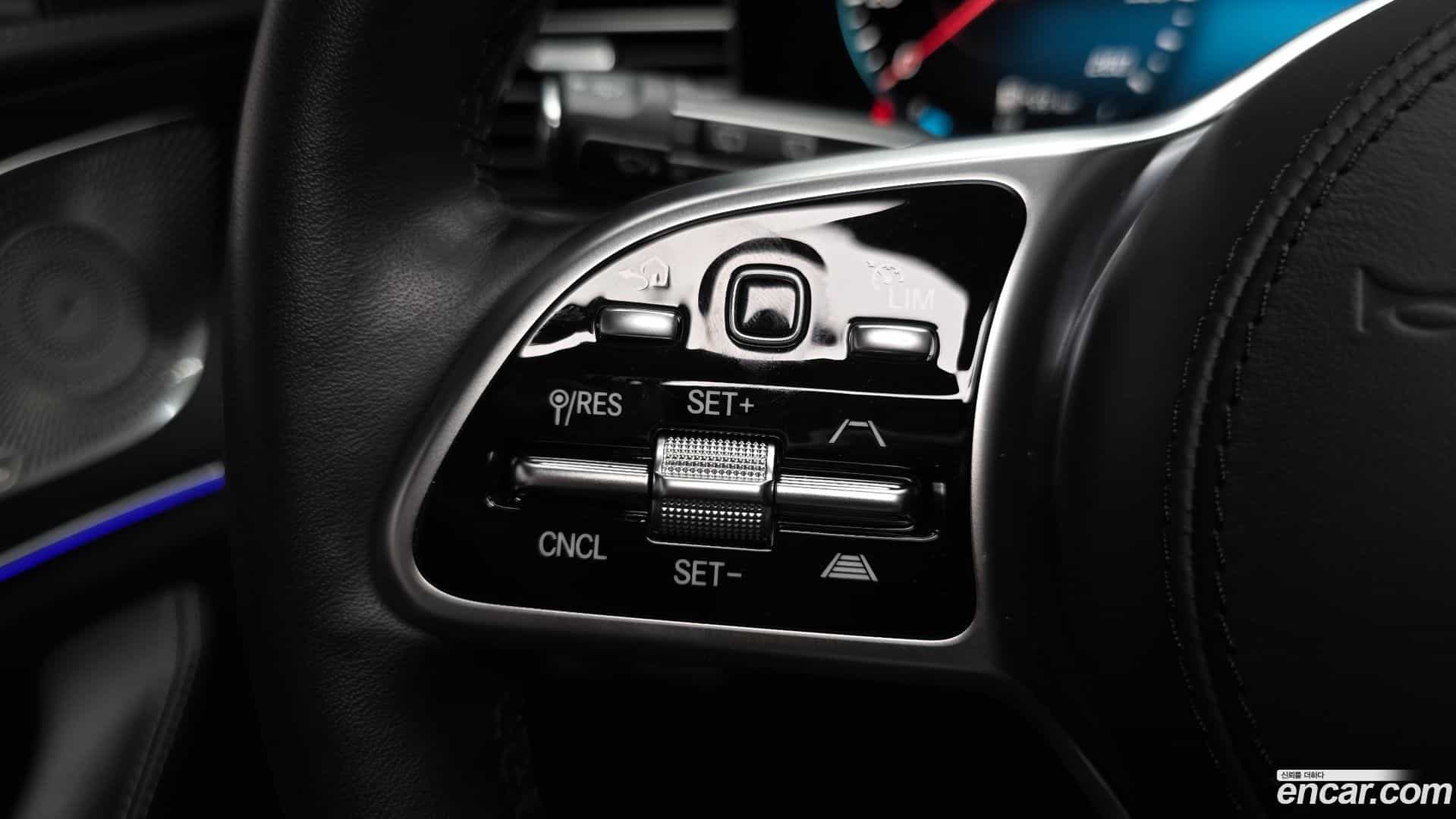 GLE-Class Mercedes-Benz 2023.2-OPTION-050