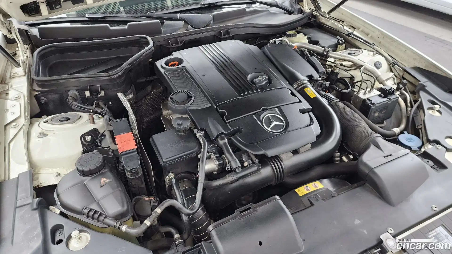 SLK-Class Mercedes-Benz 2012.0-OUTER-006