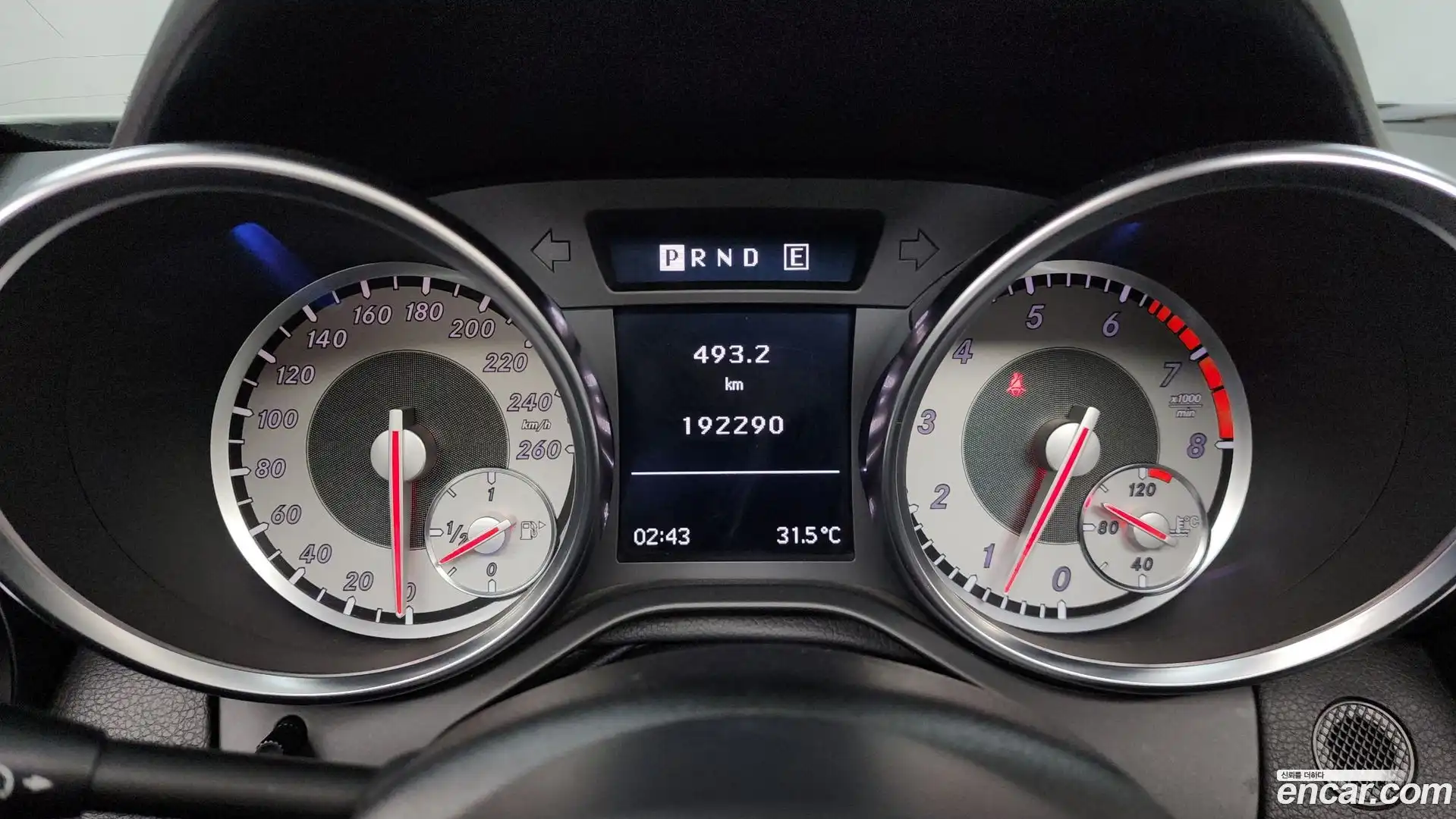 SLK-Class Mercedes-Benz 2012.0-INNER-008
