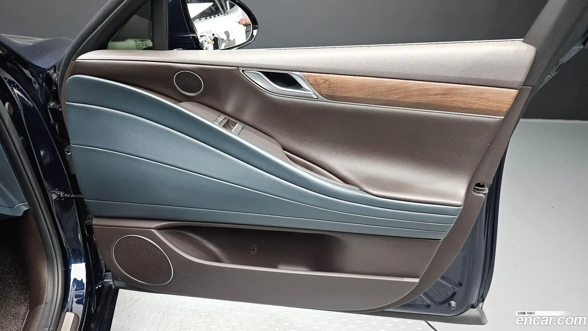 G80 Genesis 2021.2-INNER-034