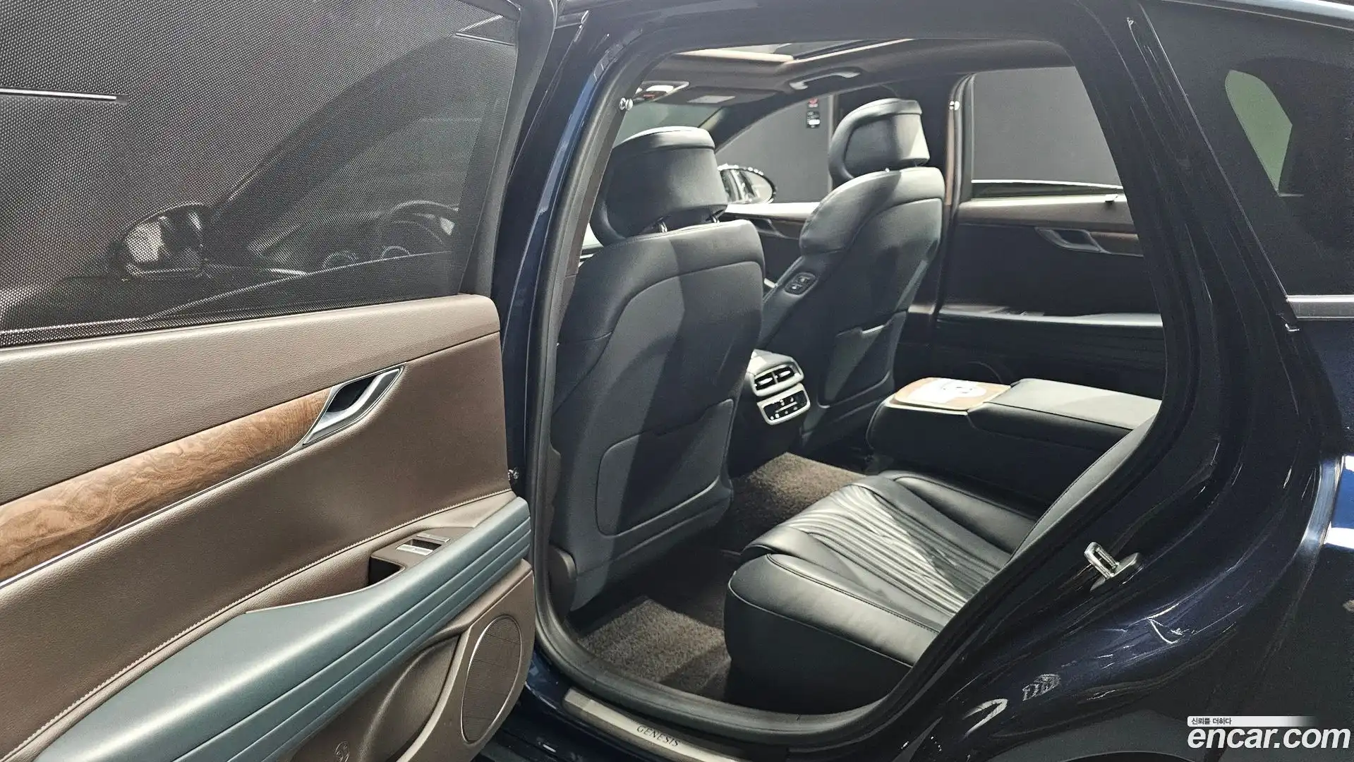 G80 Genesis 2021.2-INNER-036