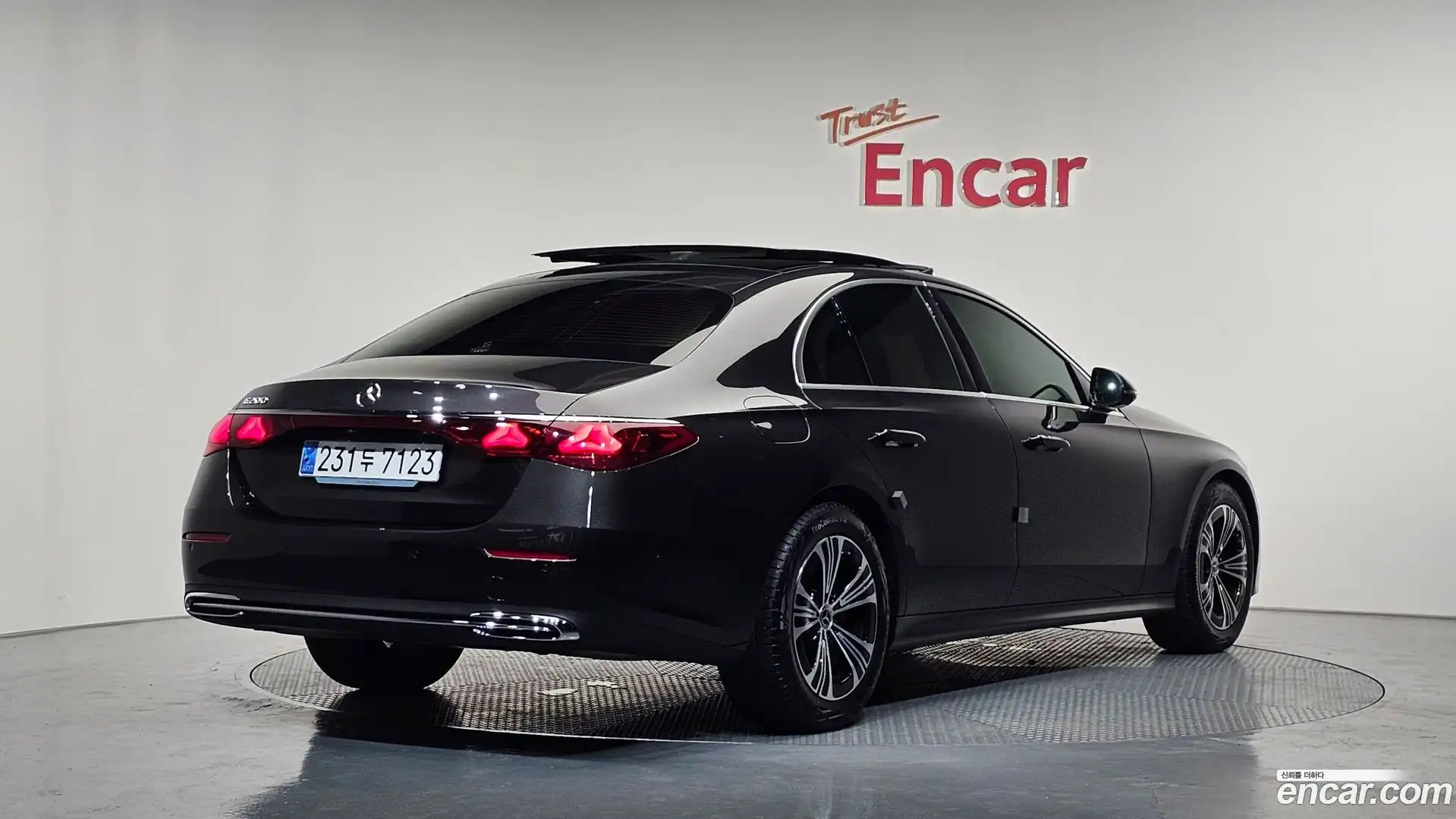 E-Class Mercedes-Benz 2024.8-OUTER-002