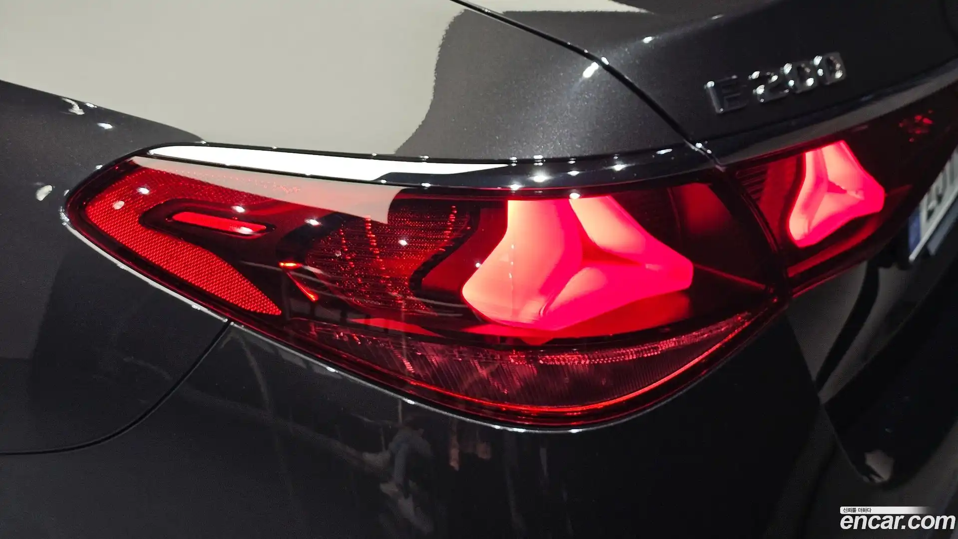E-Class Mercedes-Benz 2024.8-OUTER-033