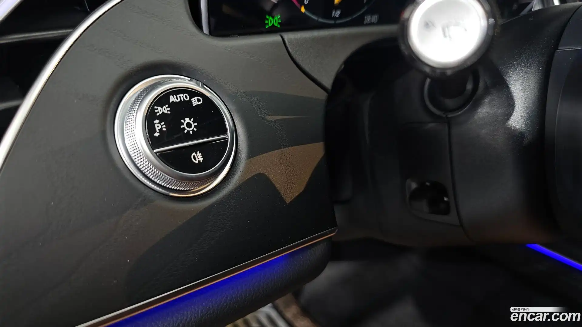 E-Class Mercedes-Benz 2024.8-OPTION-040