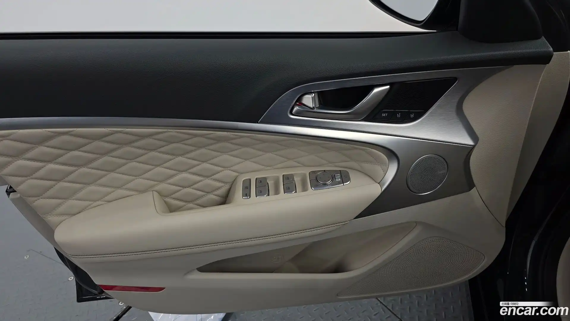 G70 Genesis 2019.1-INNER-034