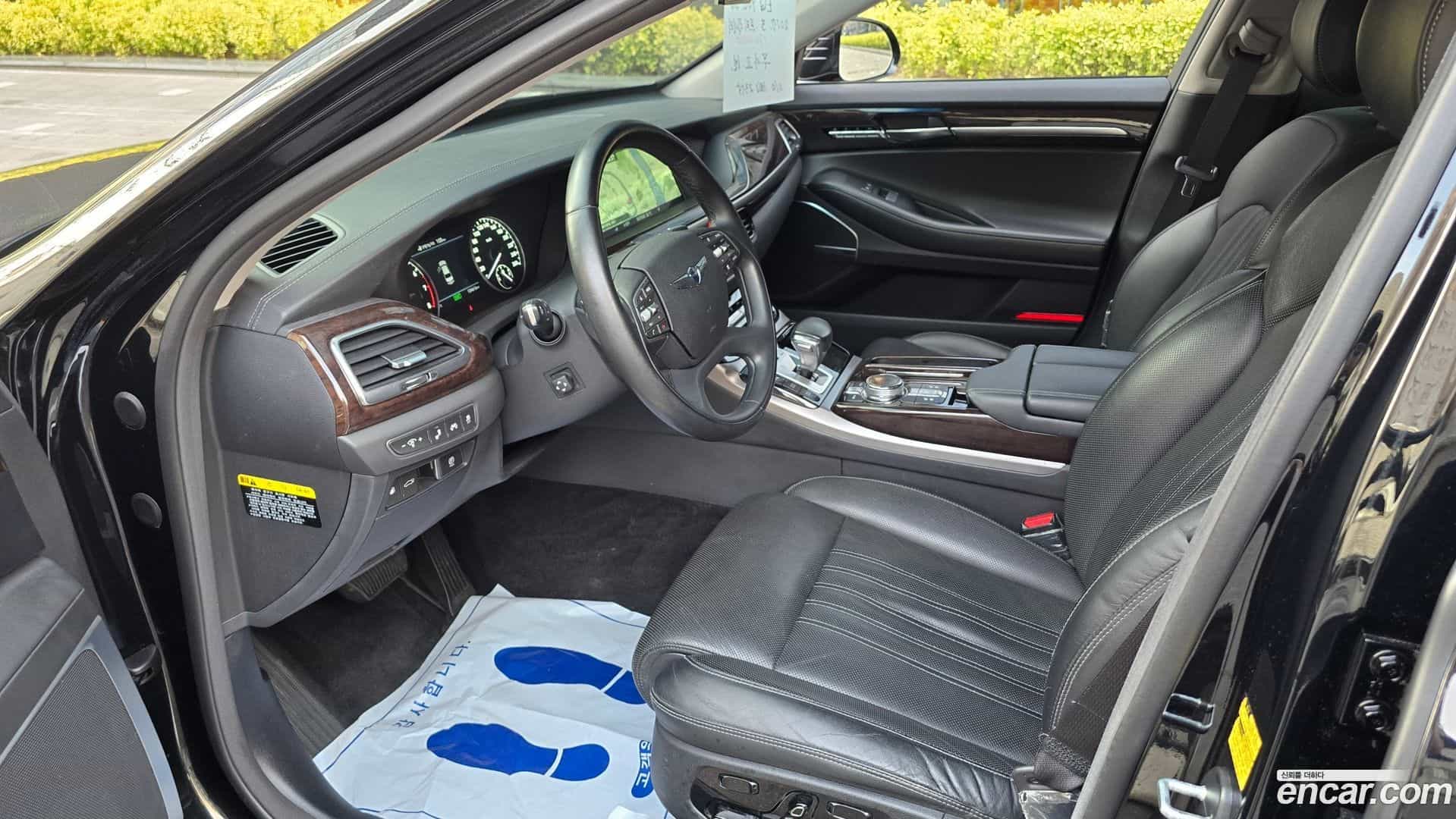 EQ900 Genesis 2017.2-INNER-007