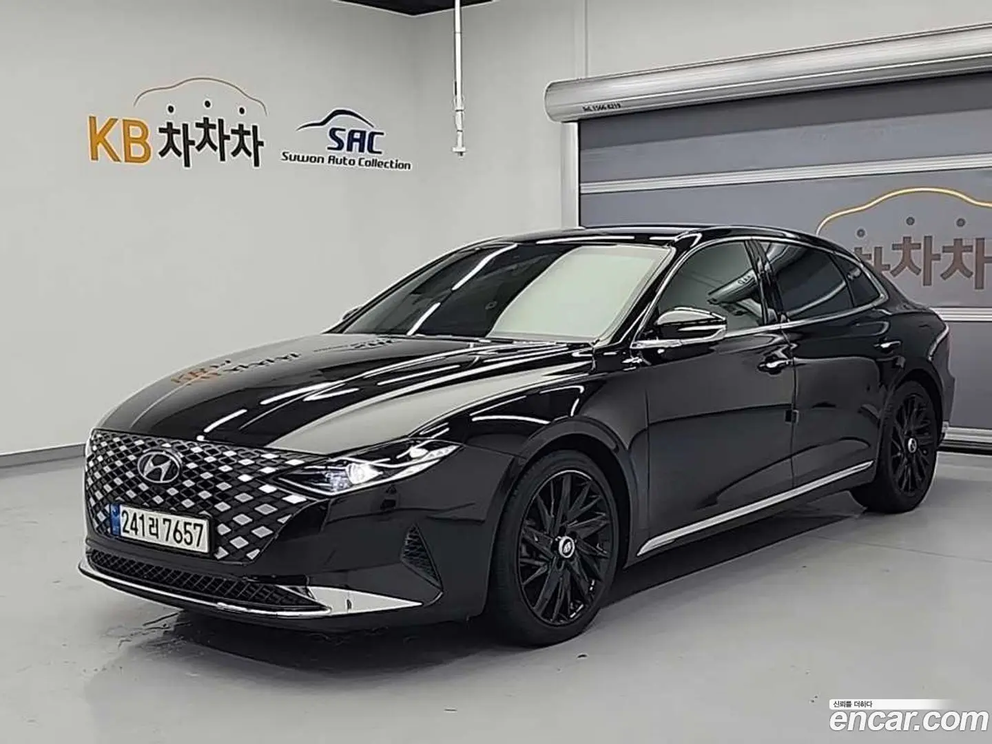 Main__Slider__Photo:Grandeur Hyundai 2021.11-0