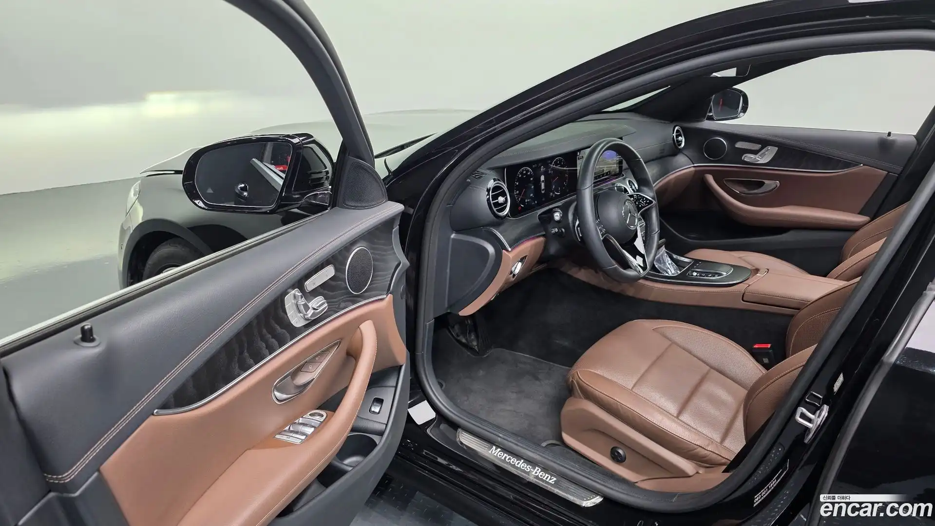 E-Class Mercedes-Benz 2023.6-INNER-010