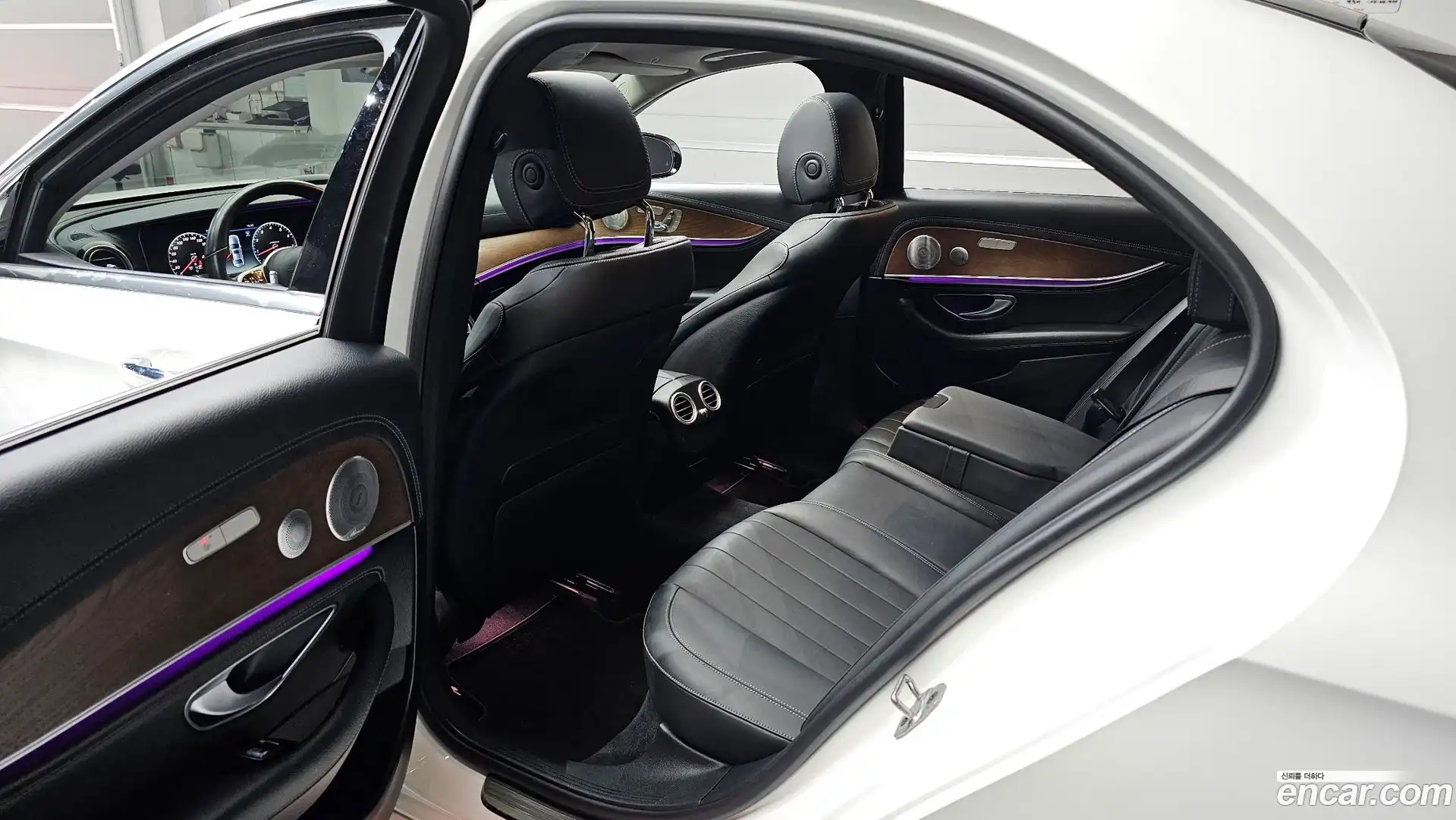 E-Class Mercedes-Benz 2019.7-OPTION-015