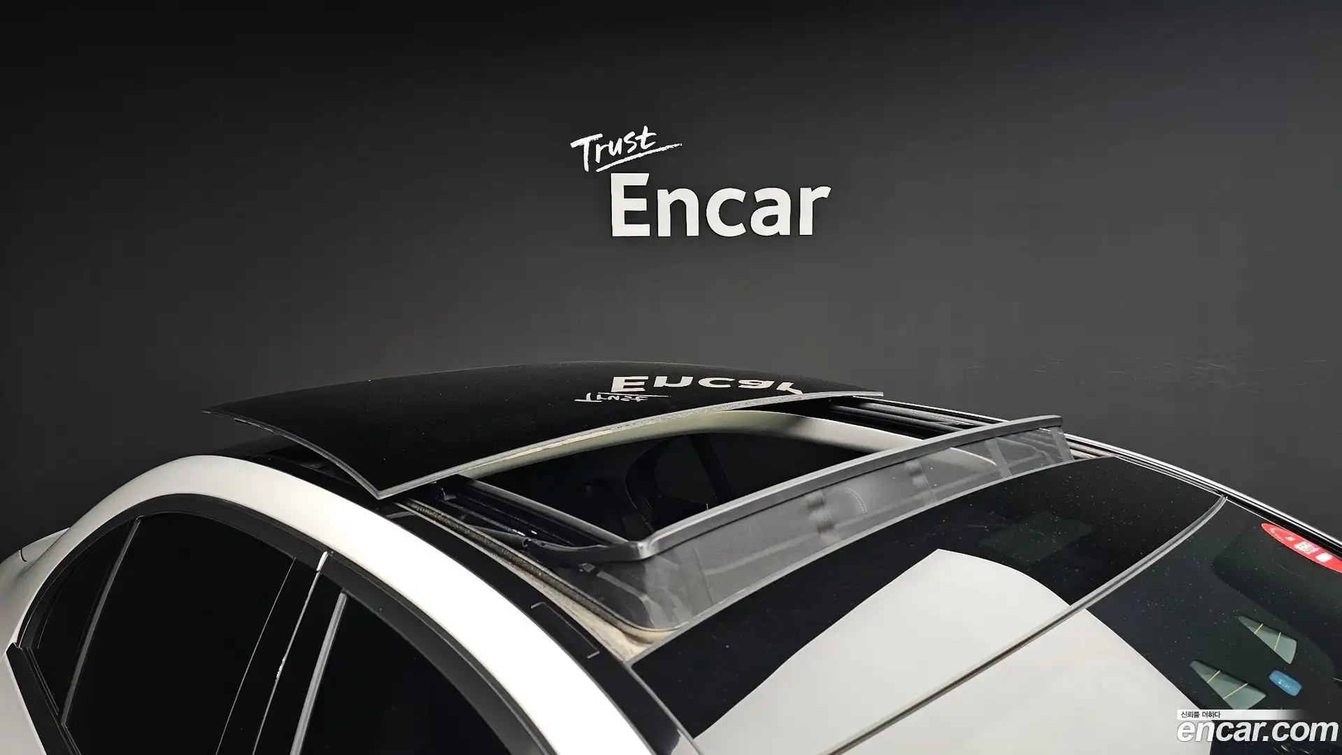 E-Class Mercedes-Benz 2019.7-OPTION-024