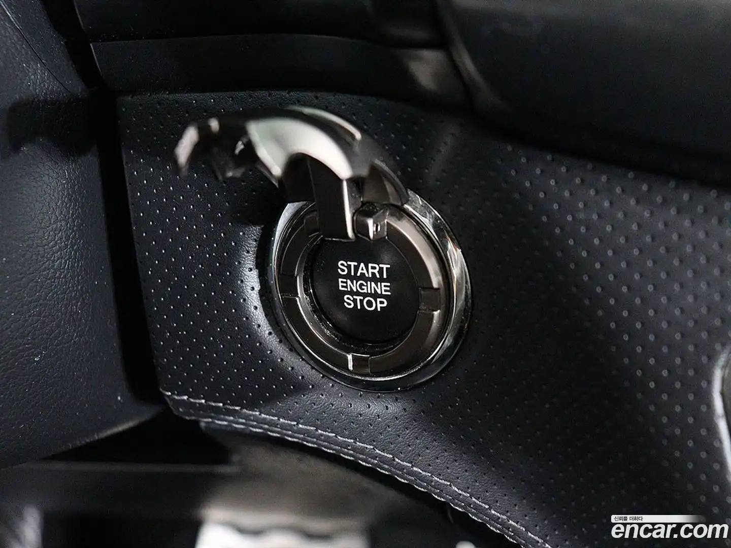 Rexton KG Mobility 2021.4-INNER-008