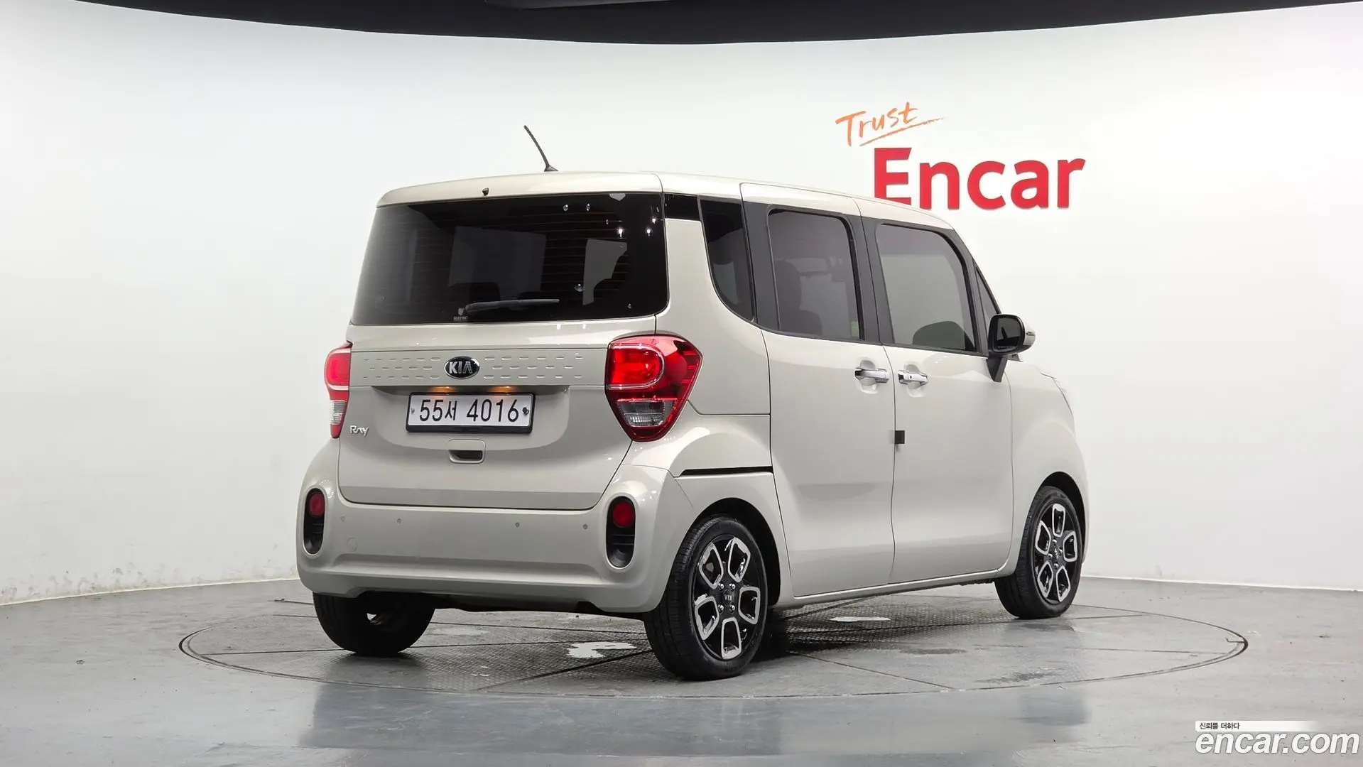 Main__Slider__Photo:RAY Kia 2019.7-1