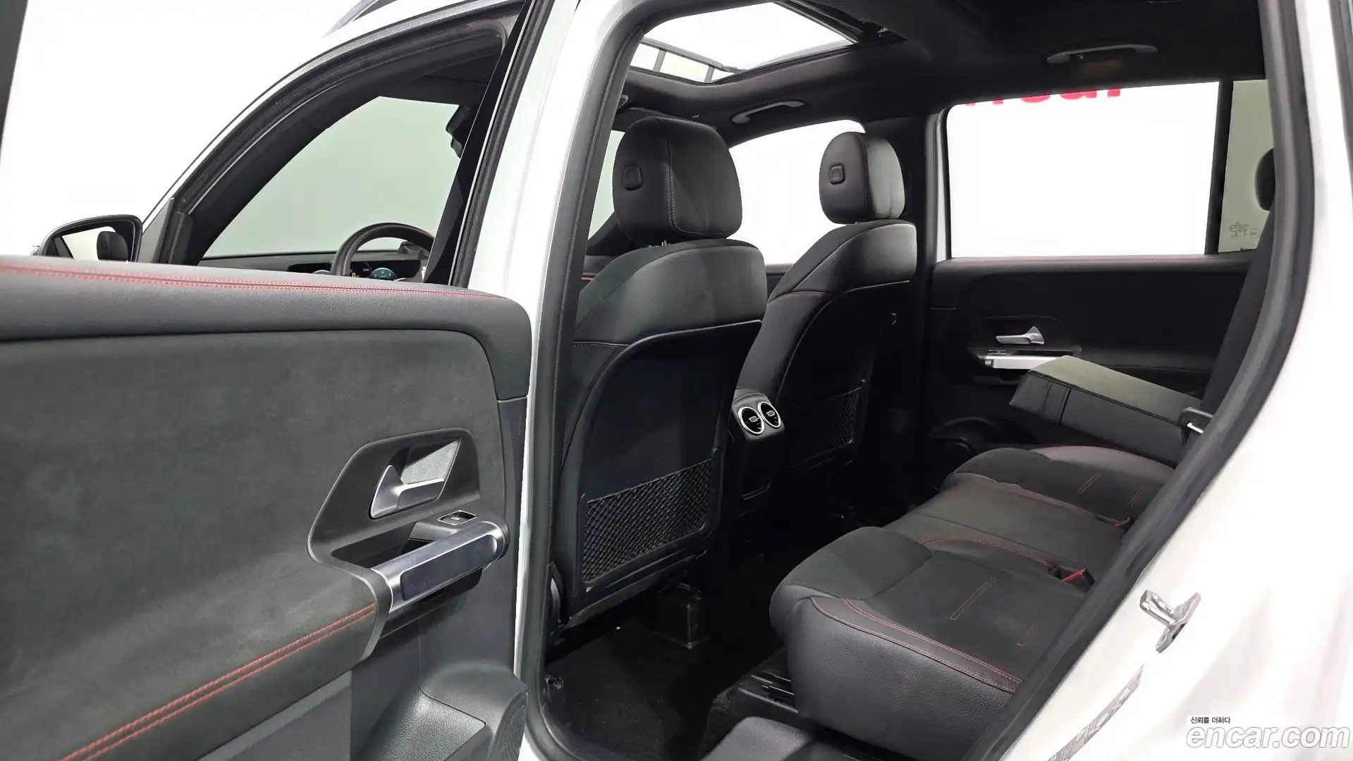 GLB-Class Mercedes-Benz 2022.3-OPTION-015