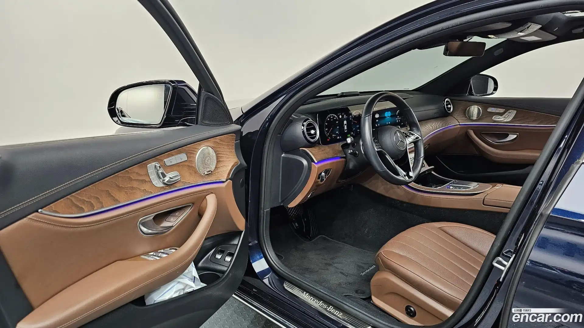 E-Class Mercedes-Benz 2022.2-INNER-010