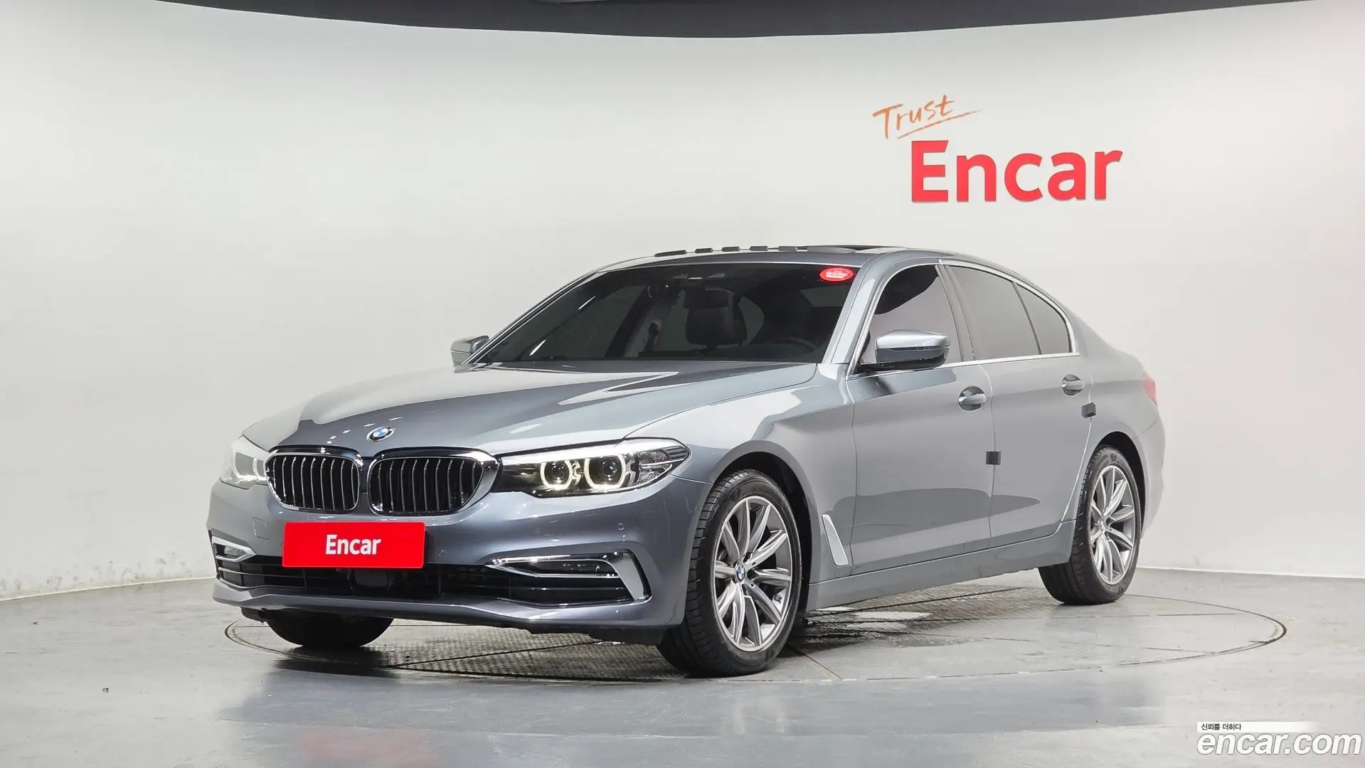 Main__Slider__Photo:5-Series BMW 2019.6-0