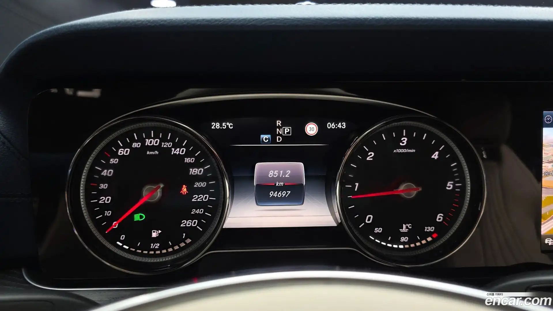 E-Class Mercedes-Benz 2018.10-INNER-008