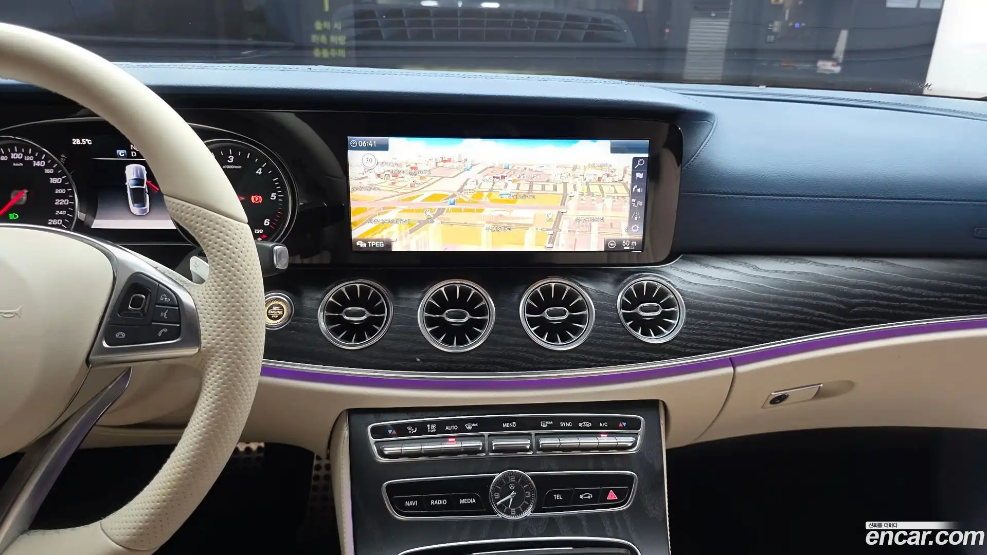 E-Class Mercedes-Benz 2018.10-OPTION-018