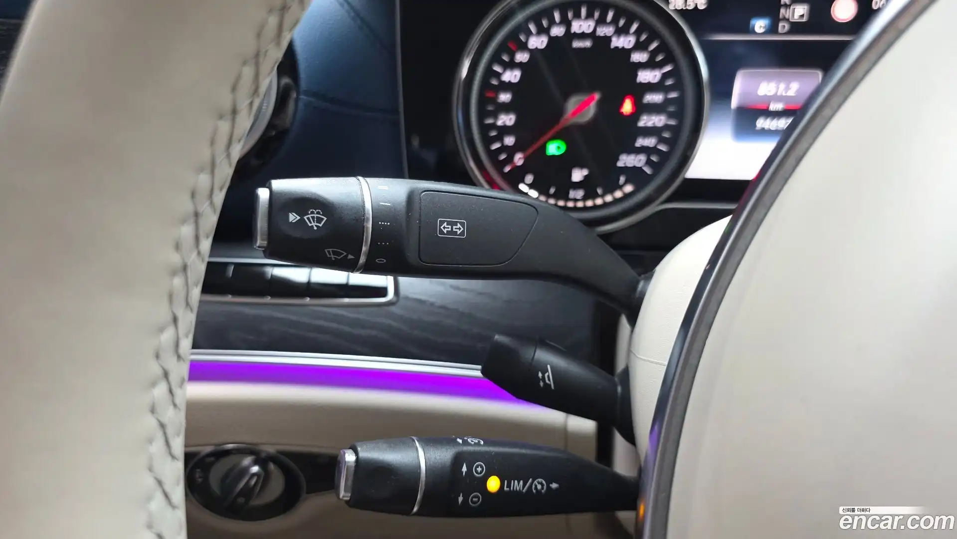 E-Class Mercedes-Benz 2018.10-OPTION-023