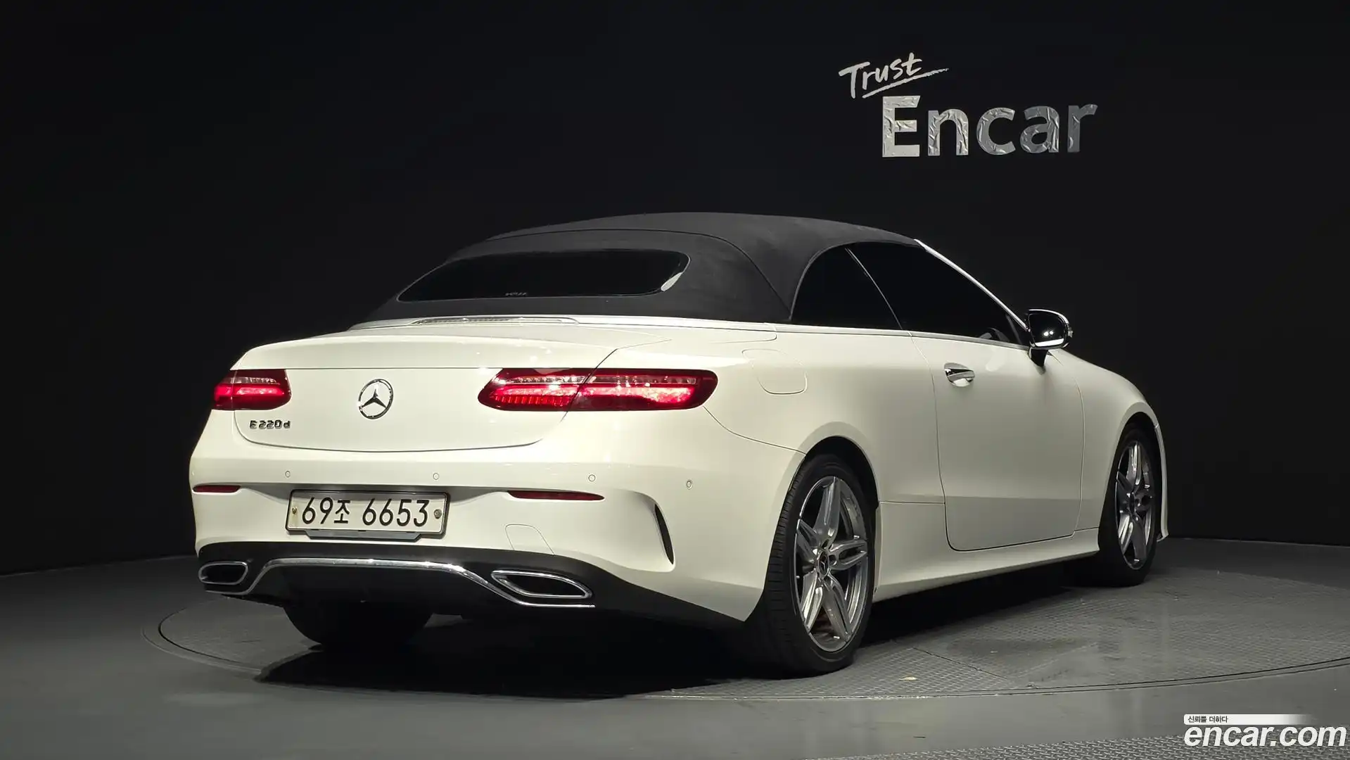 E-Class Mercedes-Benz 2018.10-OPTION-045