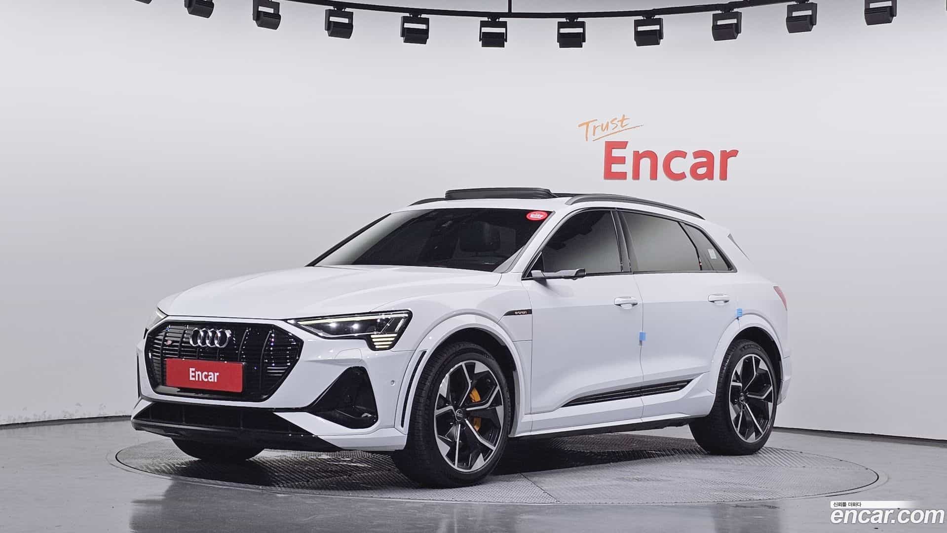 e-tron Audi 2023.11-OUTER-001