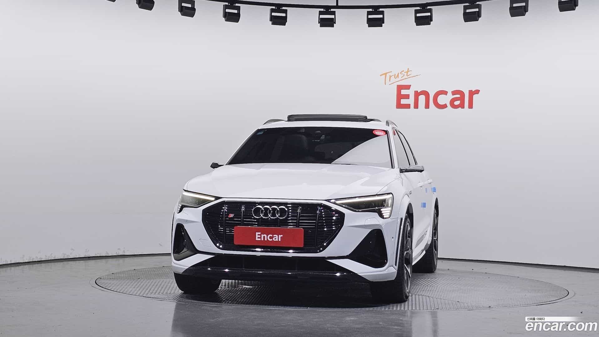 e-tron Audi 2023.11-OUTER-003