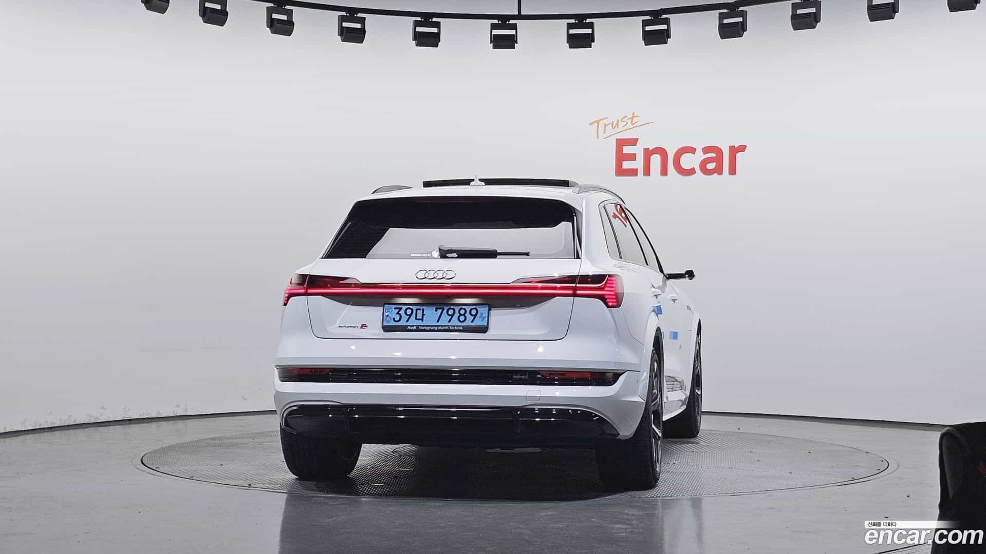 e-tron Audi 2023.11-OUTER-004