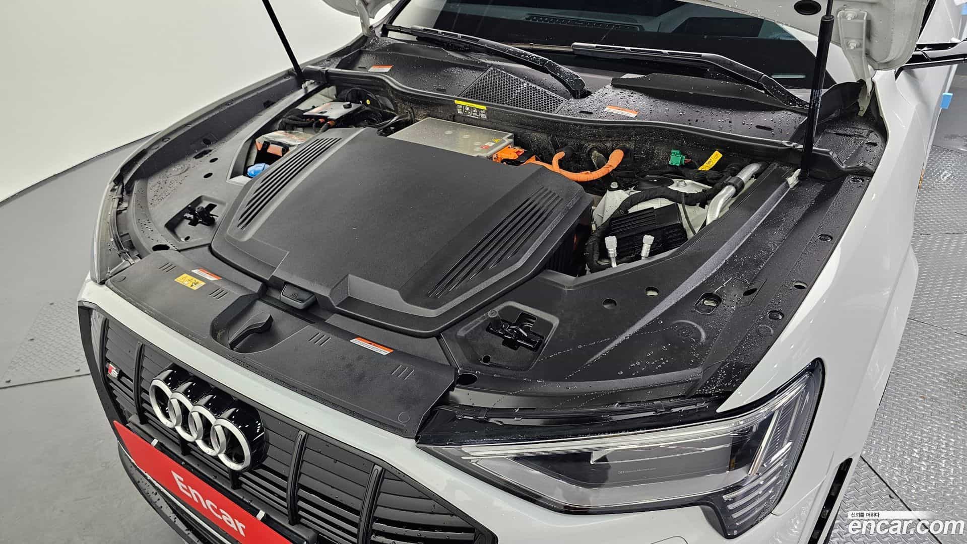 e-tron Audi 2023.11-OUTER-006