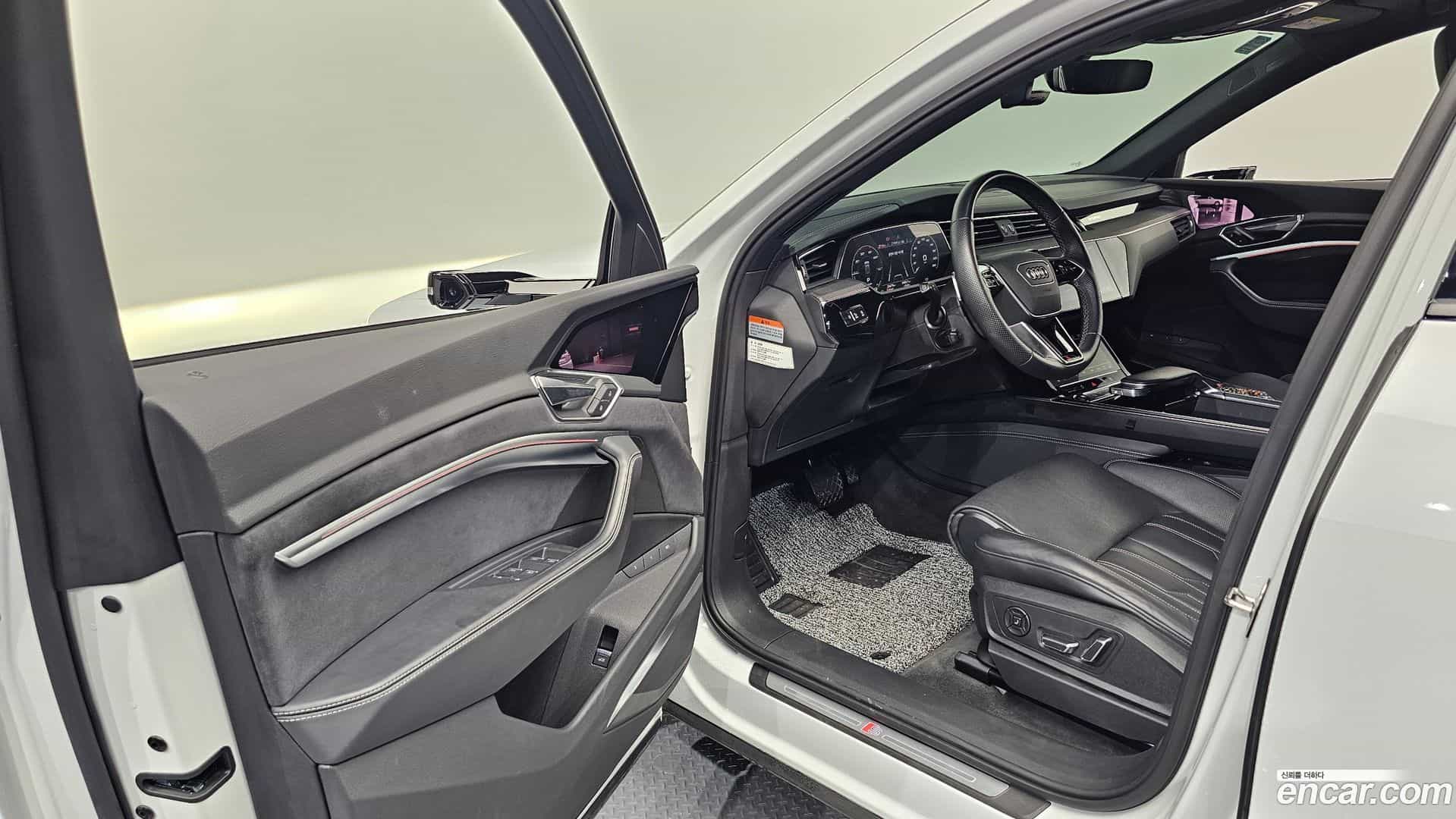 e-tron Audi 2023.11-INNER-010