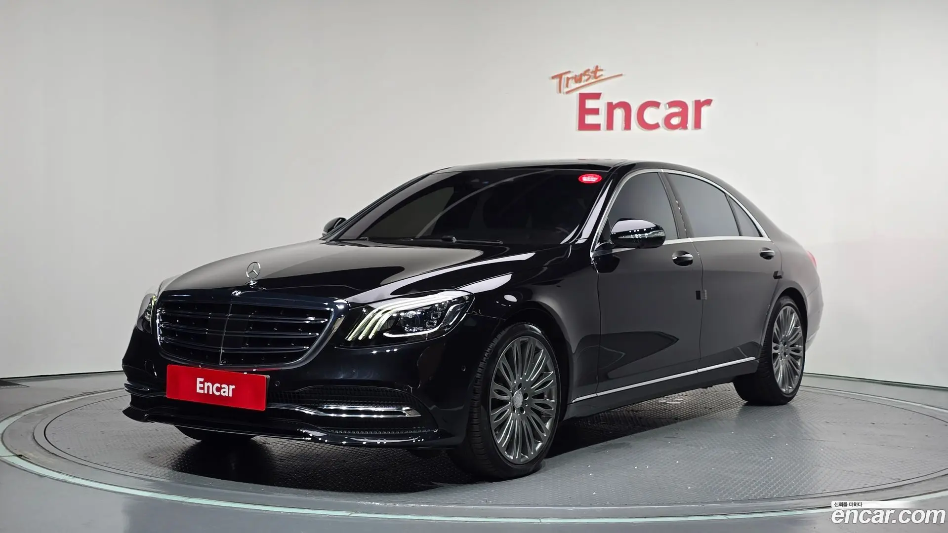 Main__Slider__Photo:S-Class Mercedes-Benz 2019.3-0