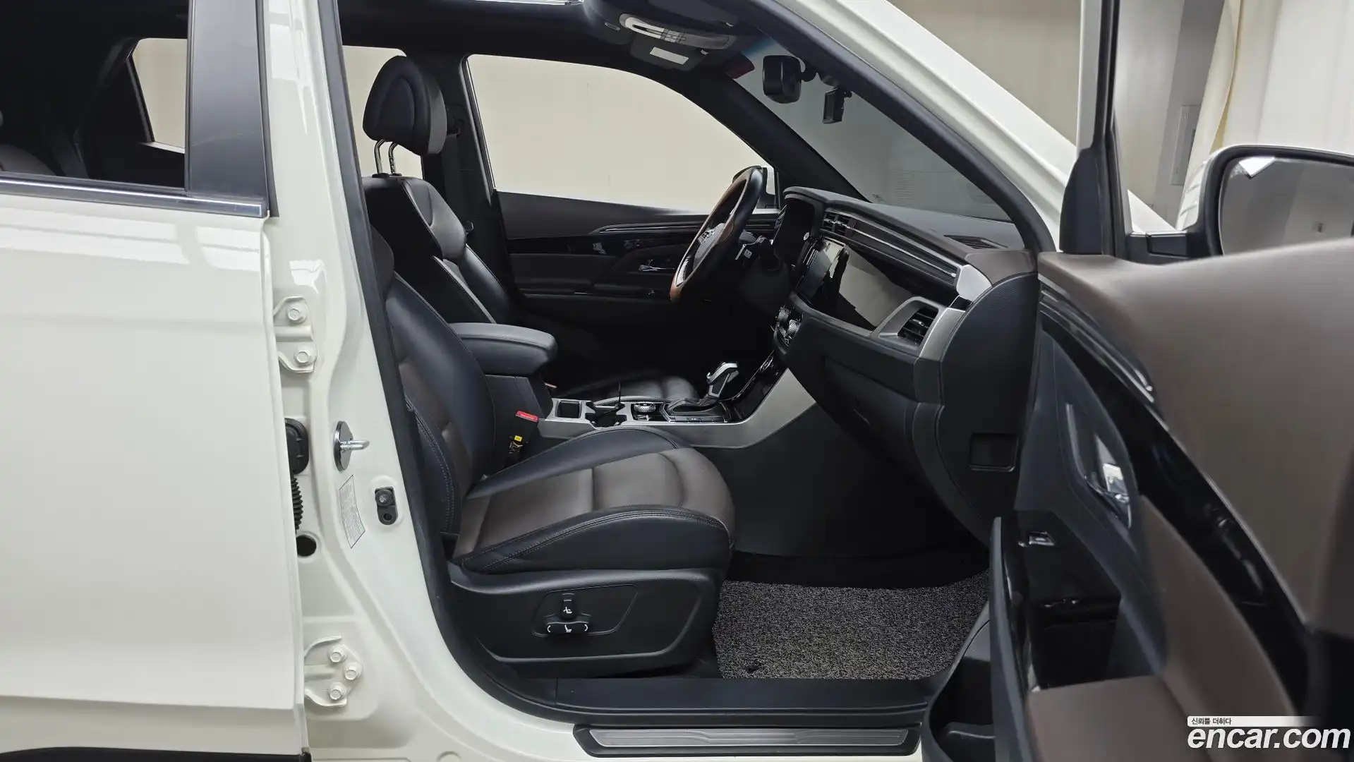KORANDO KG Mobility 2019.2-INNER-036