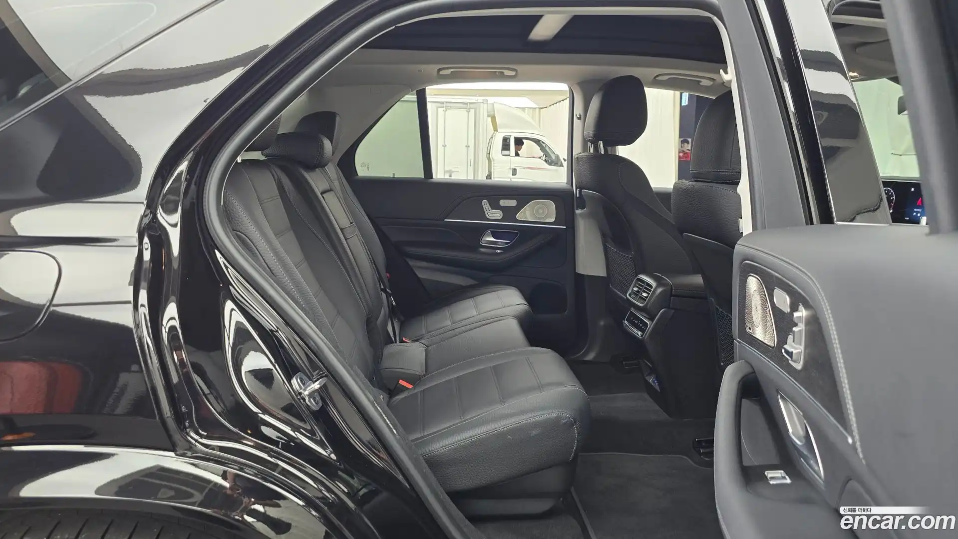 GLE-Class Mercedes-Benz 2024.3-OPTION-015