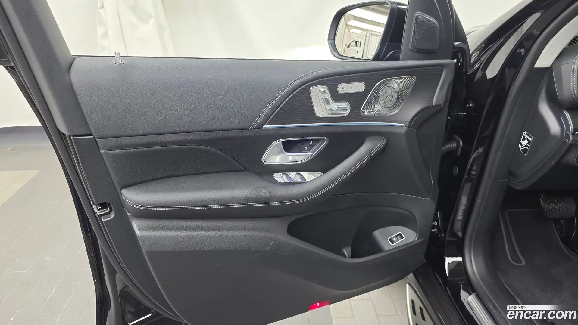 GLE-Class Mercedes-Benz 2024.3-INNER-034